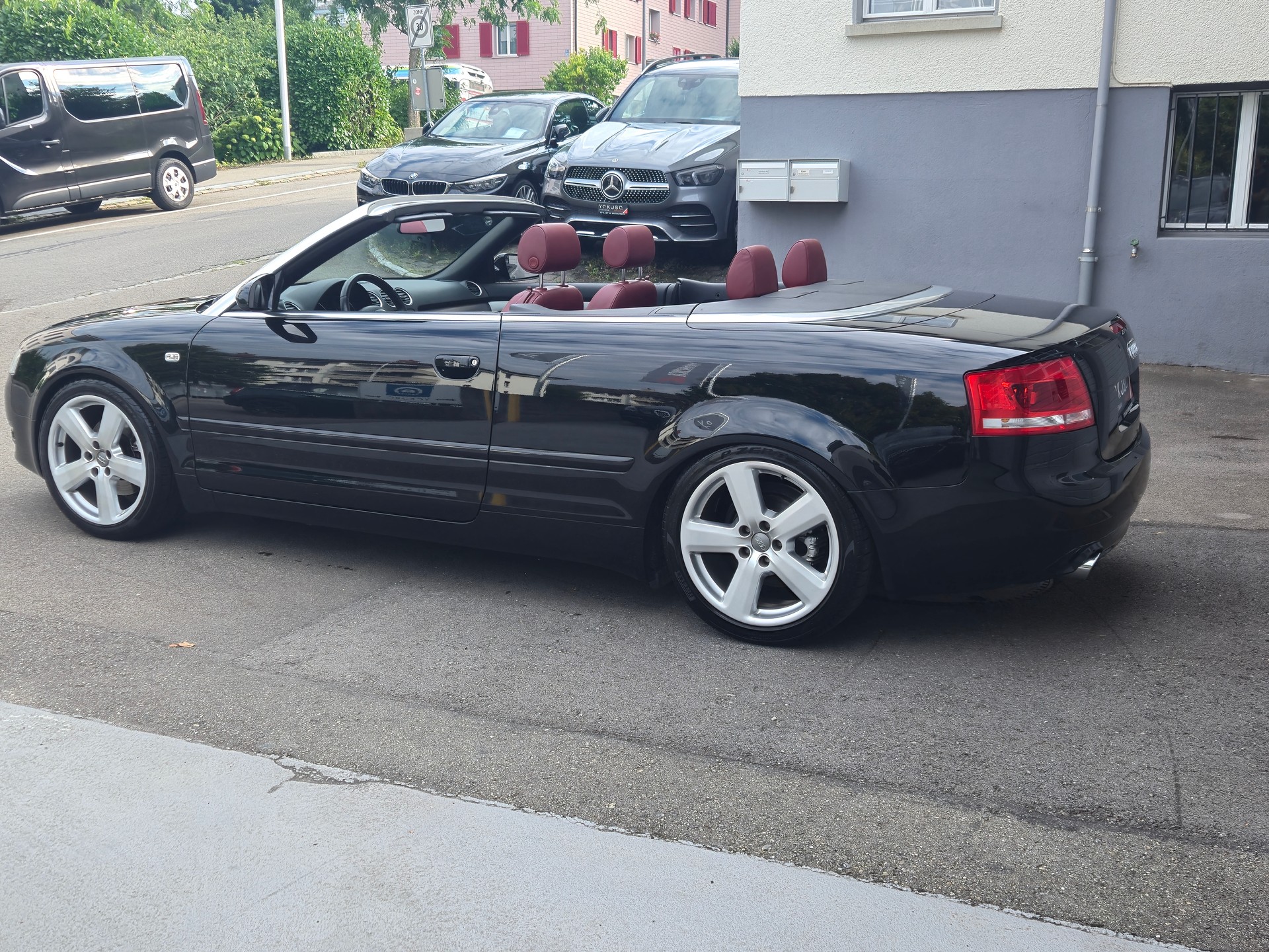 AUDI A4 Cabriolet 1.8 Turbo-image-12