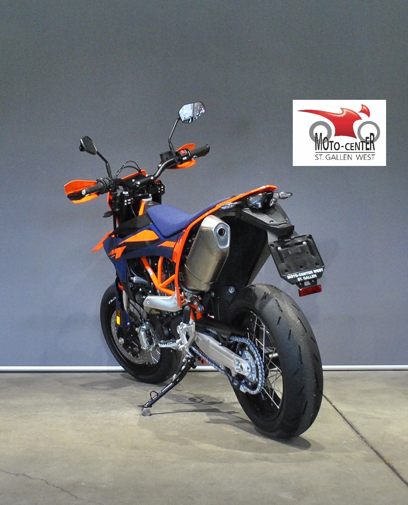 KTM 690 SMC R-showroom-element-3