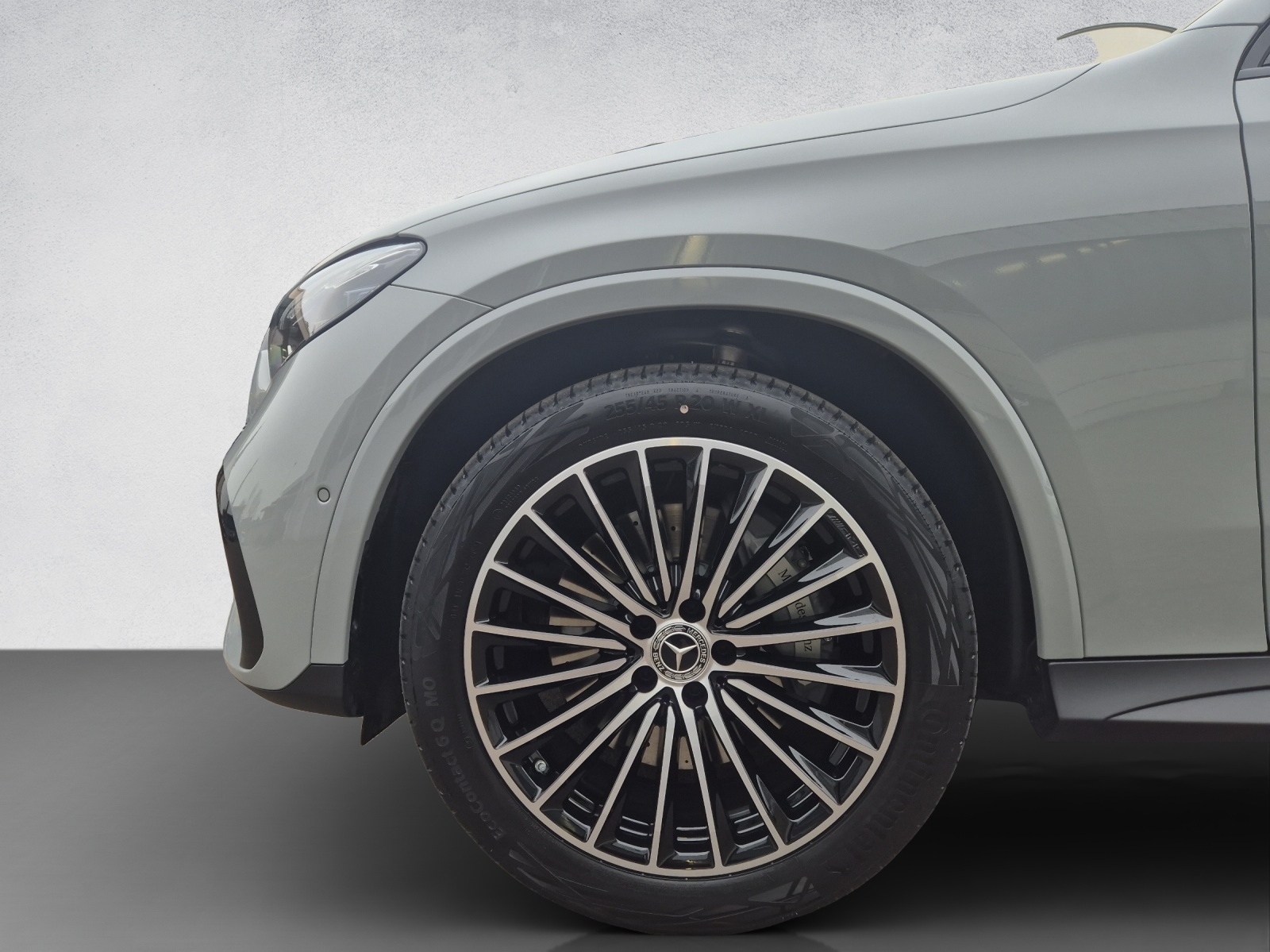 MERCEDES-BENZ GLC 300 AMG Line 4Matic-image-5
