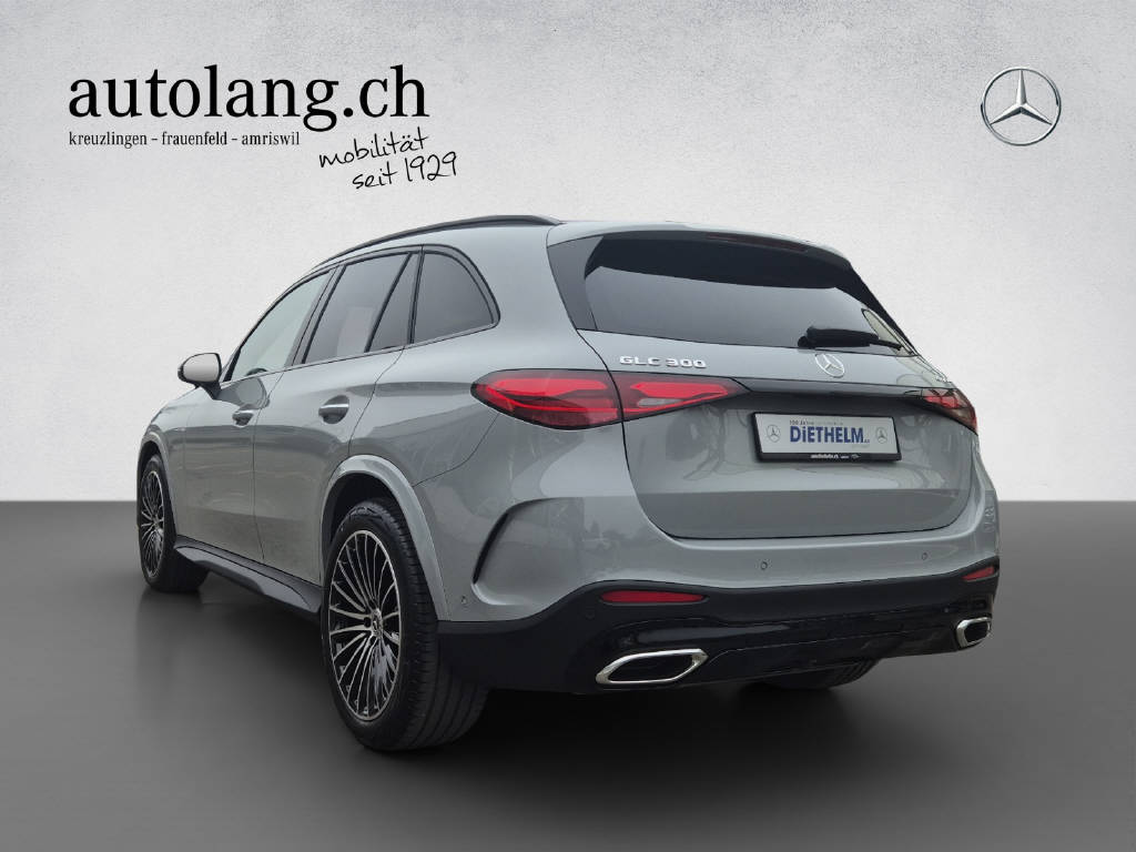 MERCEDES-BENZ GLC 300 AMG Line 4Matic-image-3