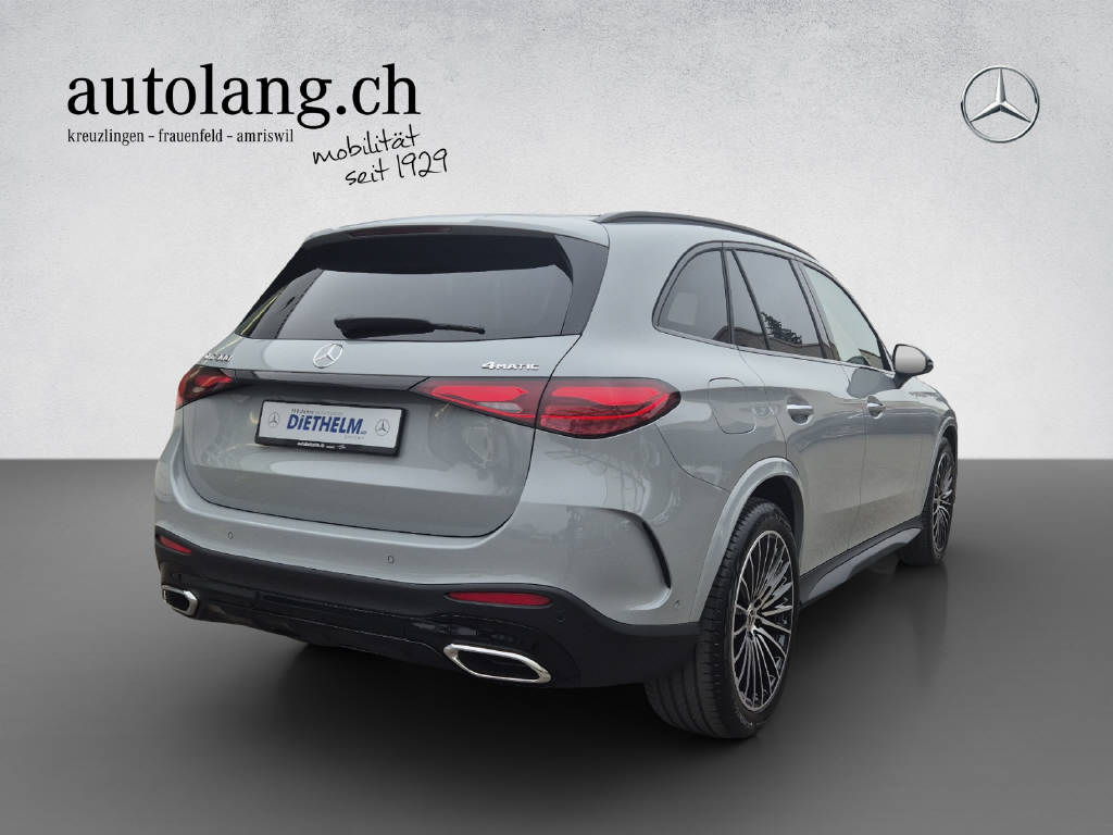 MERCEDES-BENZ GLC 300 AMG Line 4Matic-image-4