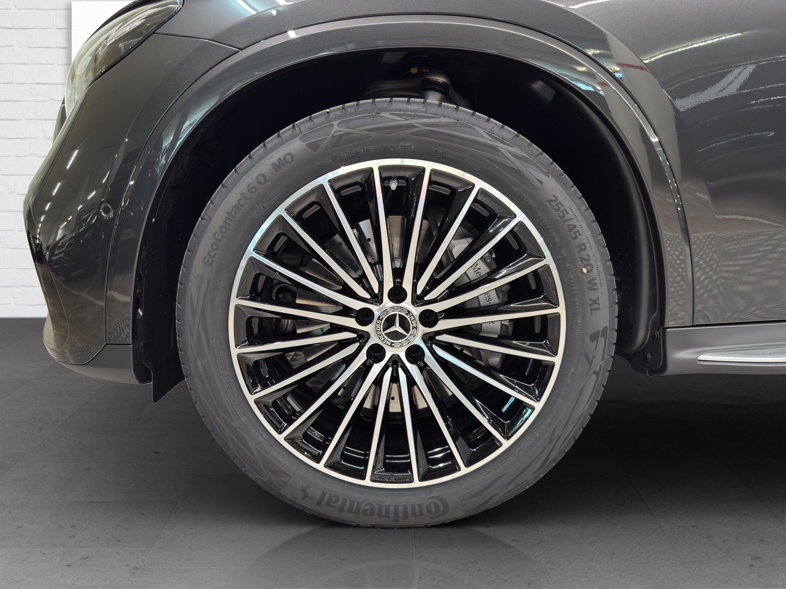 MERCEDES-BENZ GLC 220 d AMG Line 4Matic-image-5