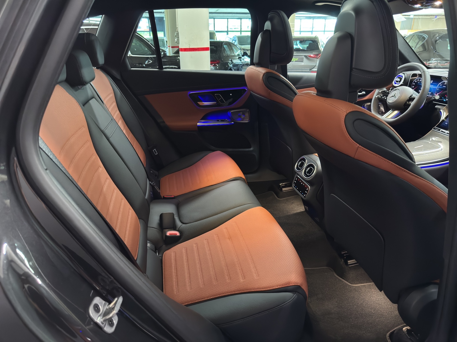 MERCEDES-BENZ GLC 220 d AMG Line 4Matic-image-9