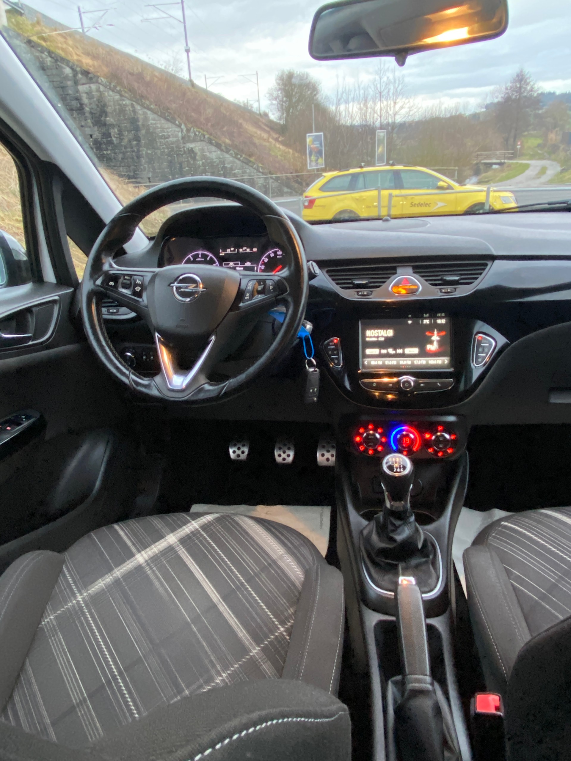 OPEL Corsa 1.4 Turbo Enjoy-image-9