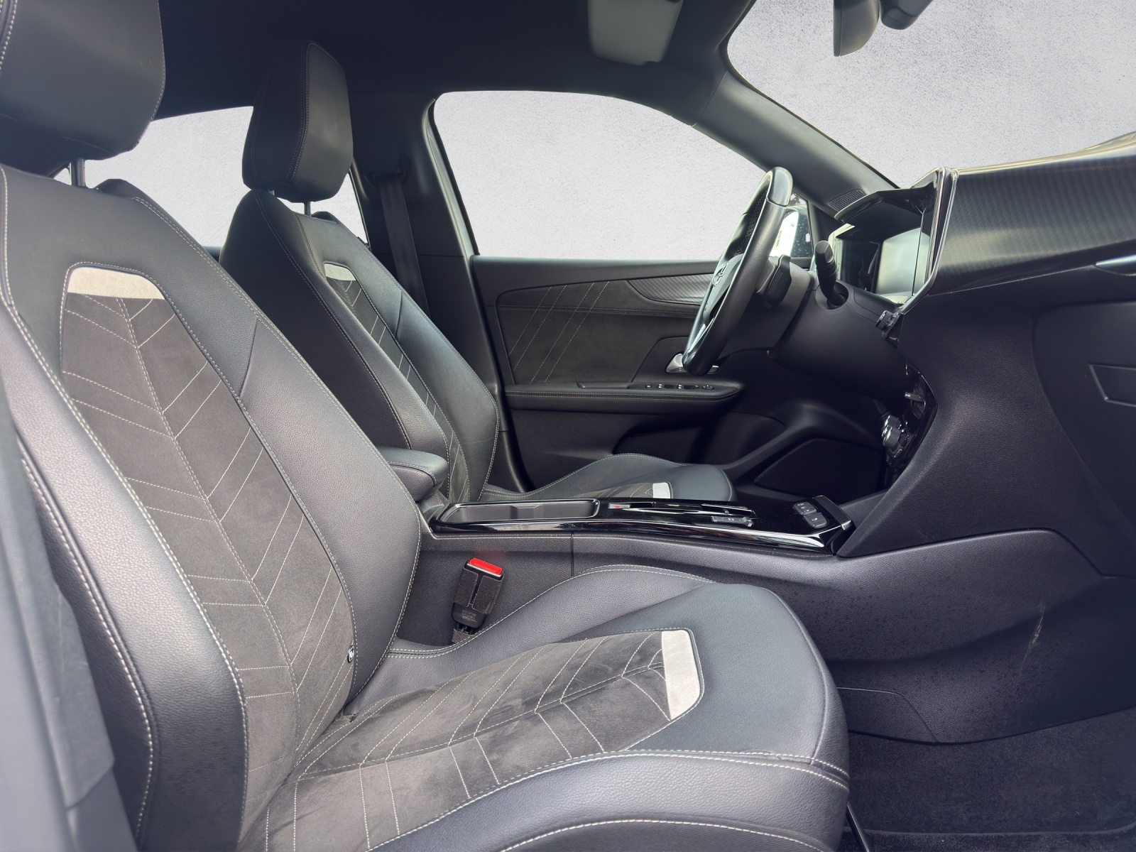 OPEL Mokka 1.2 Direct Injection Turbo Ultimate Aut.-image-13
