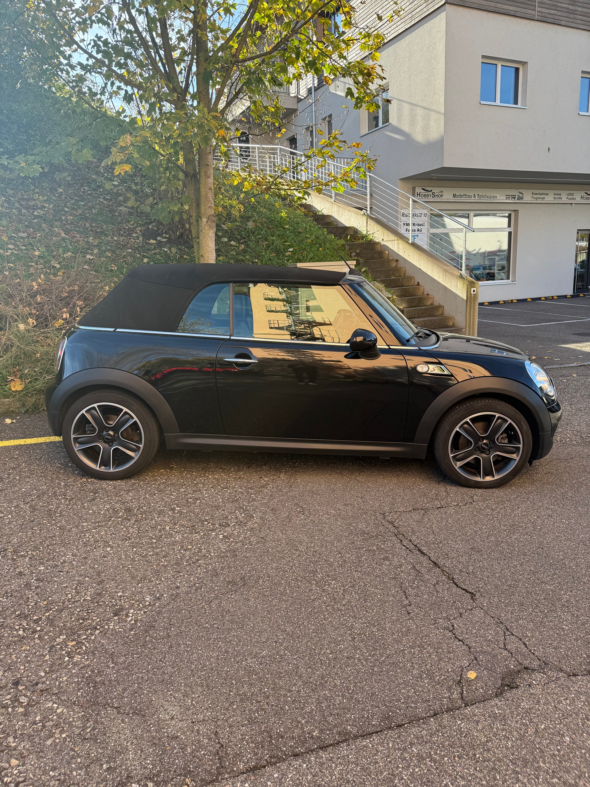 MINI Cooper S Cabriolet-image-3