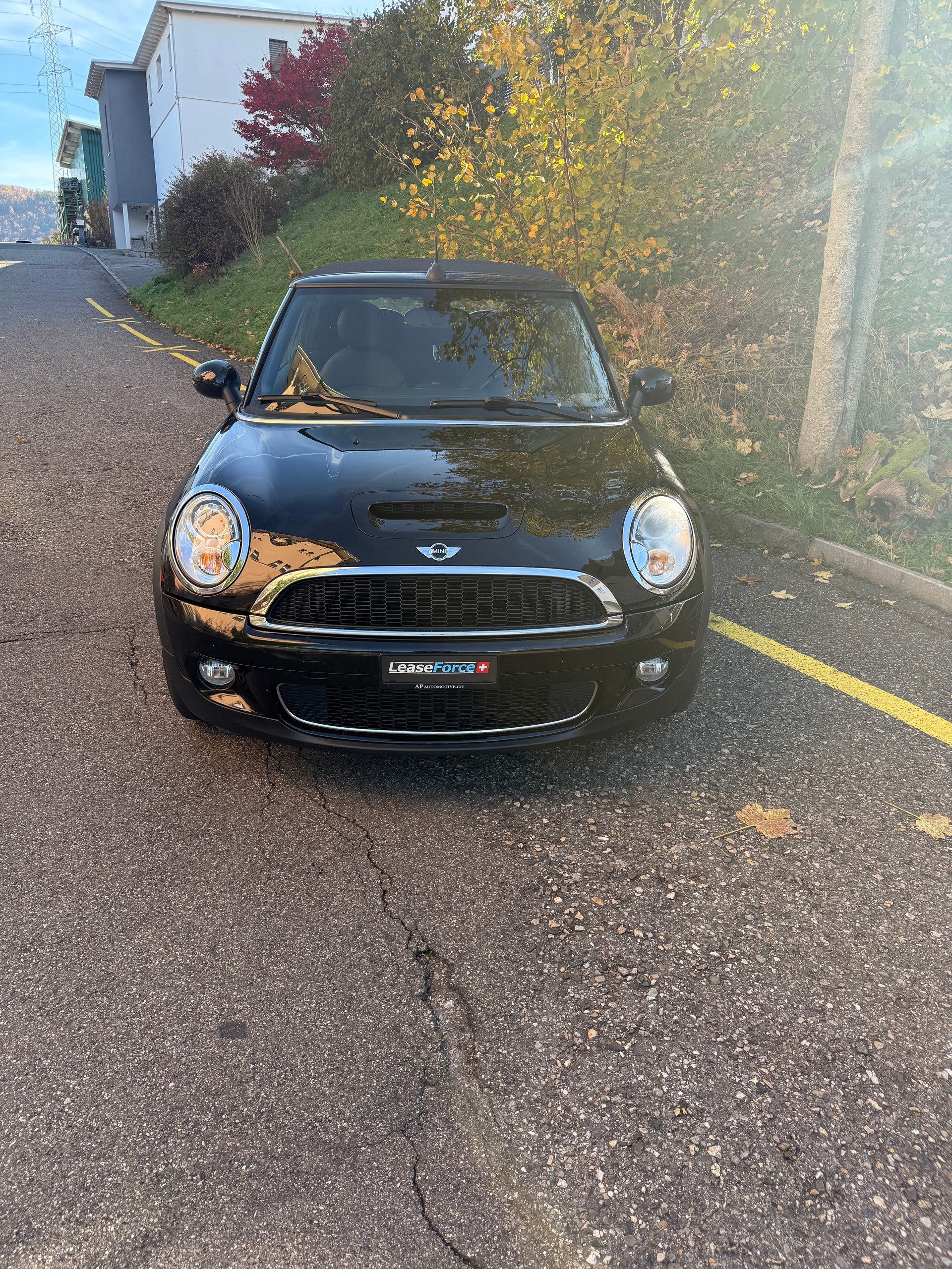 MINI Cooper S Cabriolet-image-1
