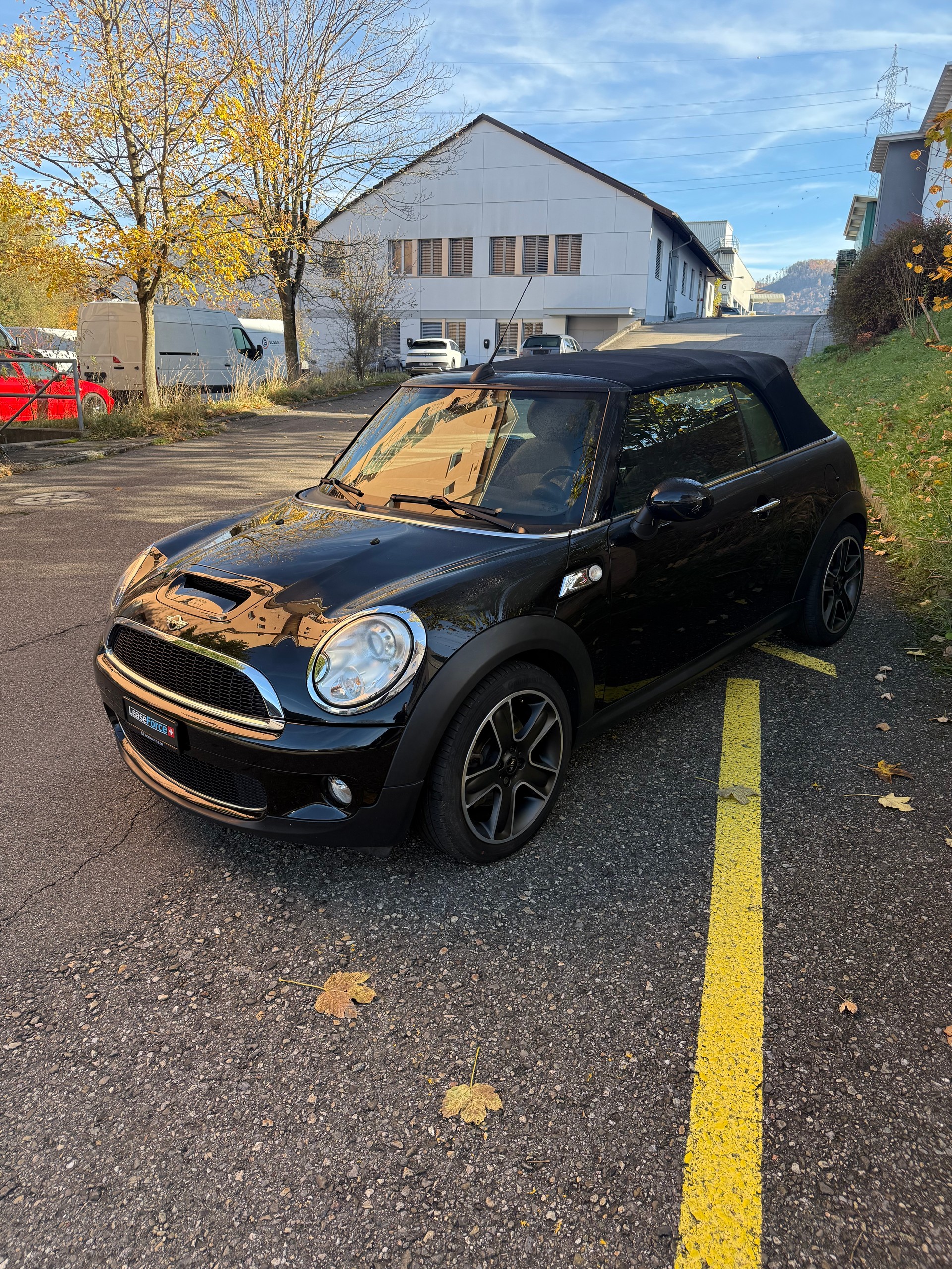MINI Cooper S Cabriolet-image-2