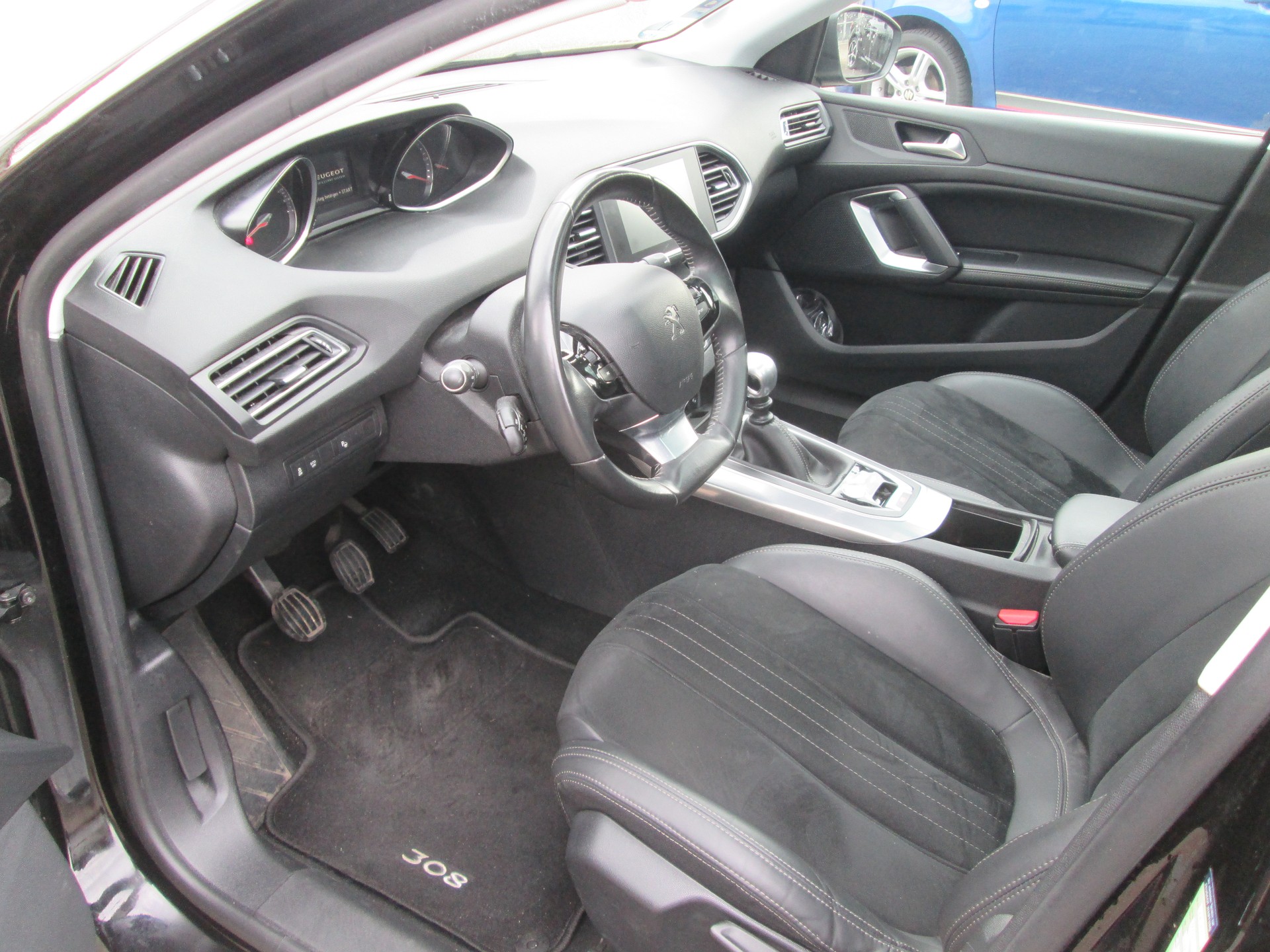 PEUGEOT 308-image-7