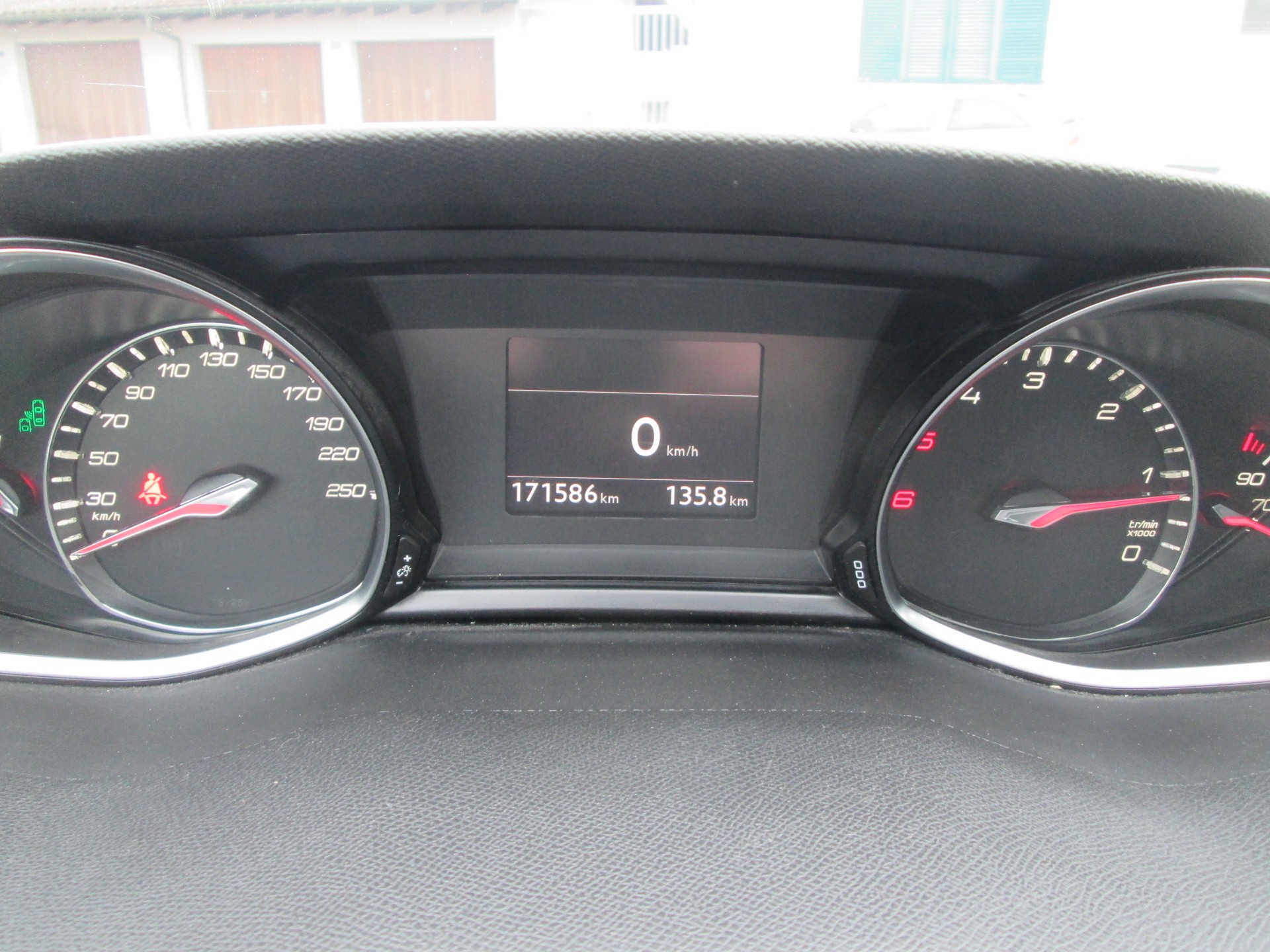 PEUGEOT 308-image-11