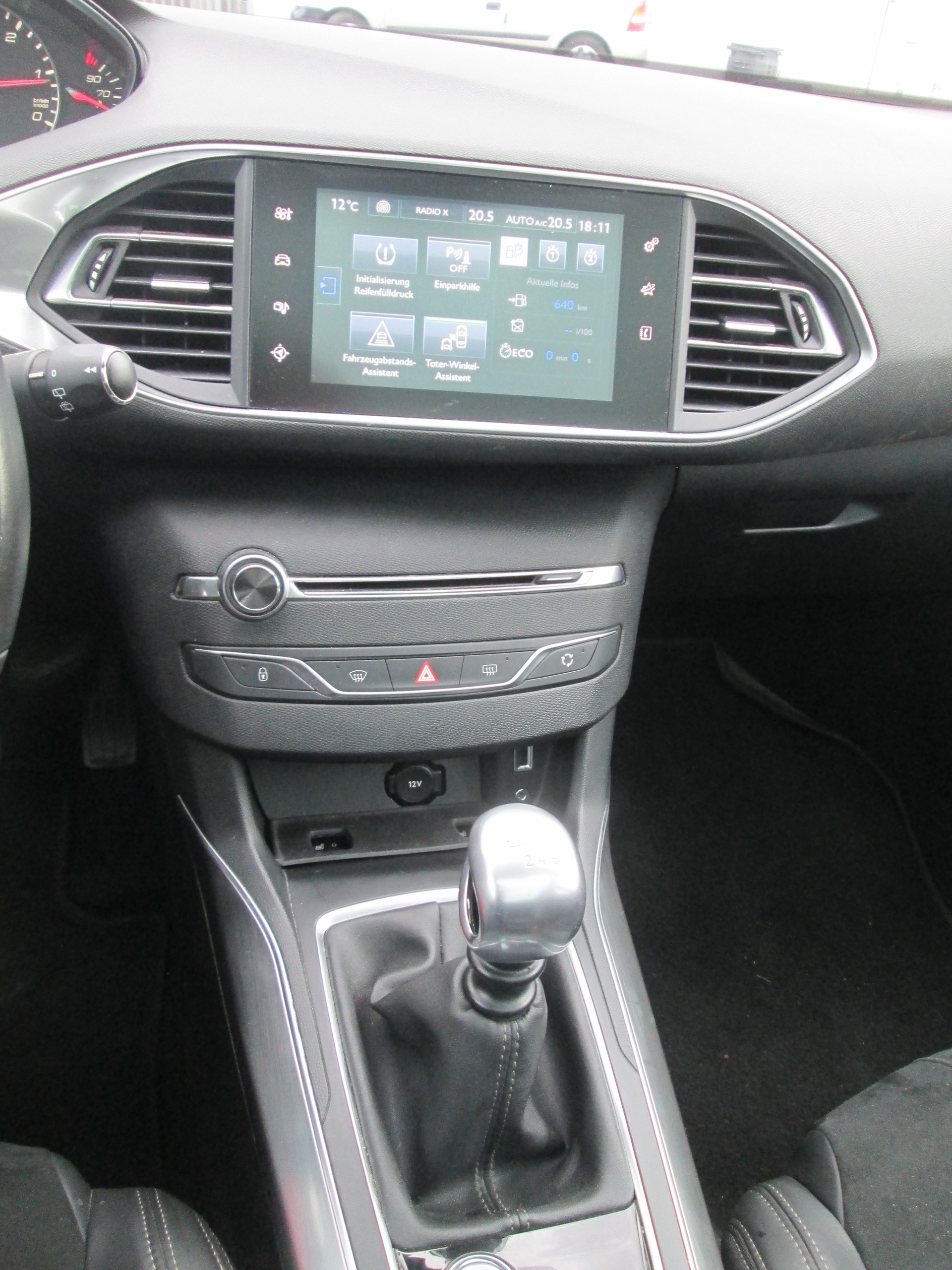 PEUGEOT 308-image-12