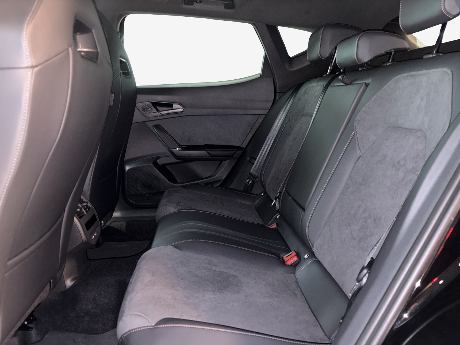 CUPRA Formentor 1.5 e-HYBRID pHEV Black Symphony DSG-image-11