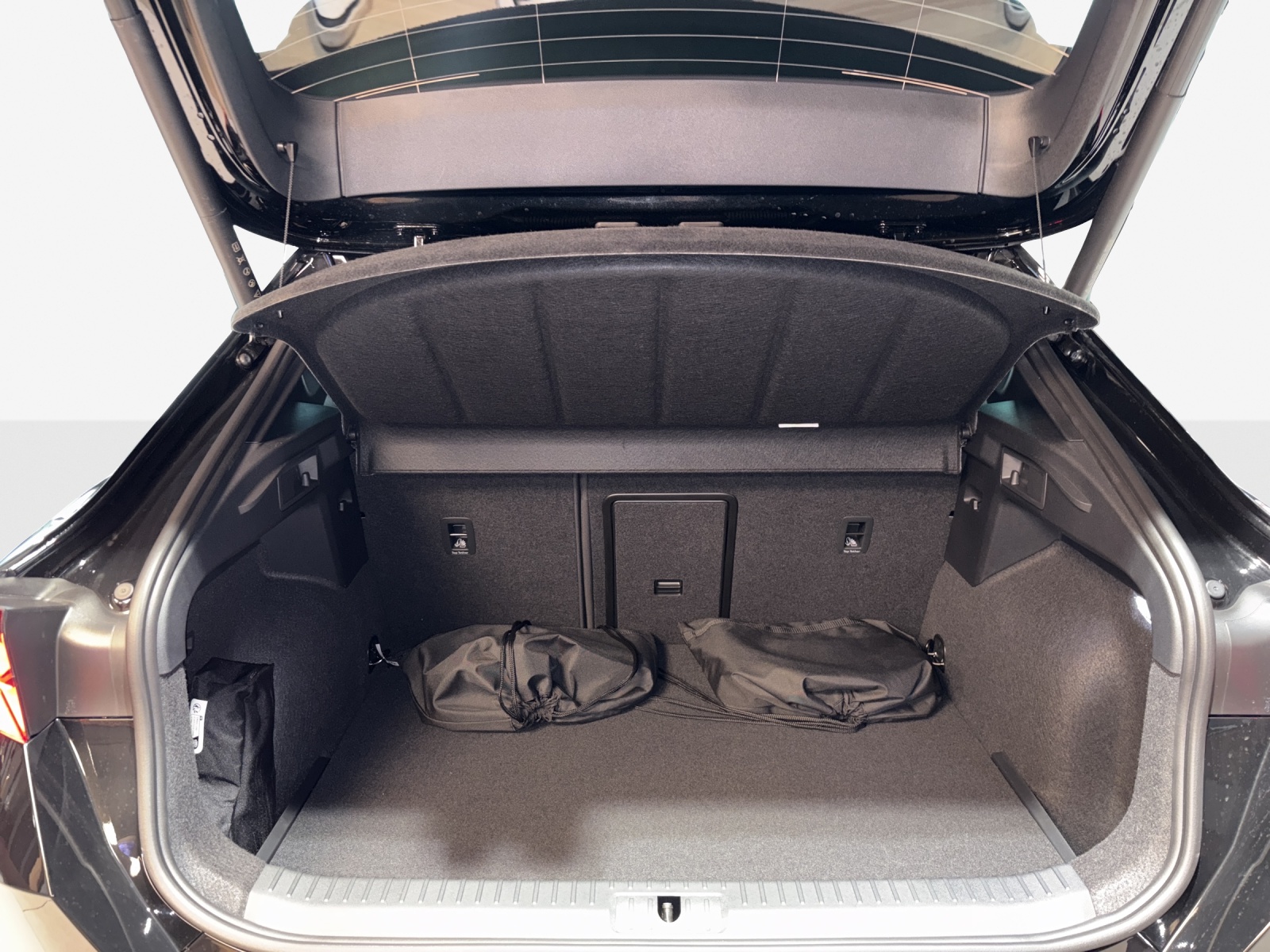 CUPRA Formentor 1.5 e-HYBRID pHEV Black Symphony DSG-image-12