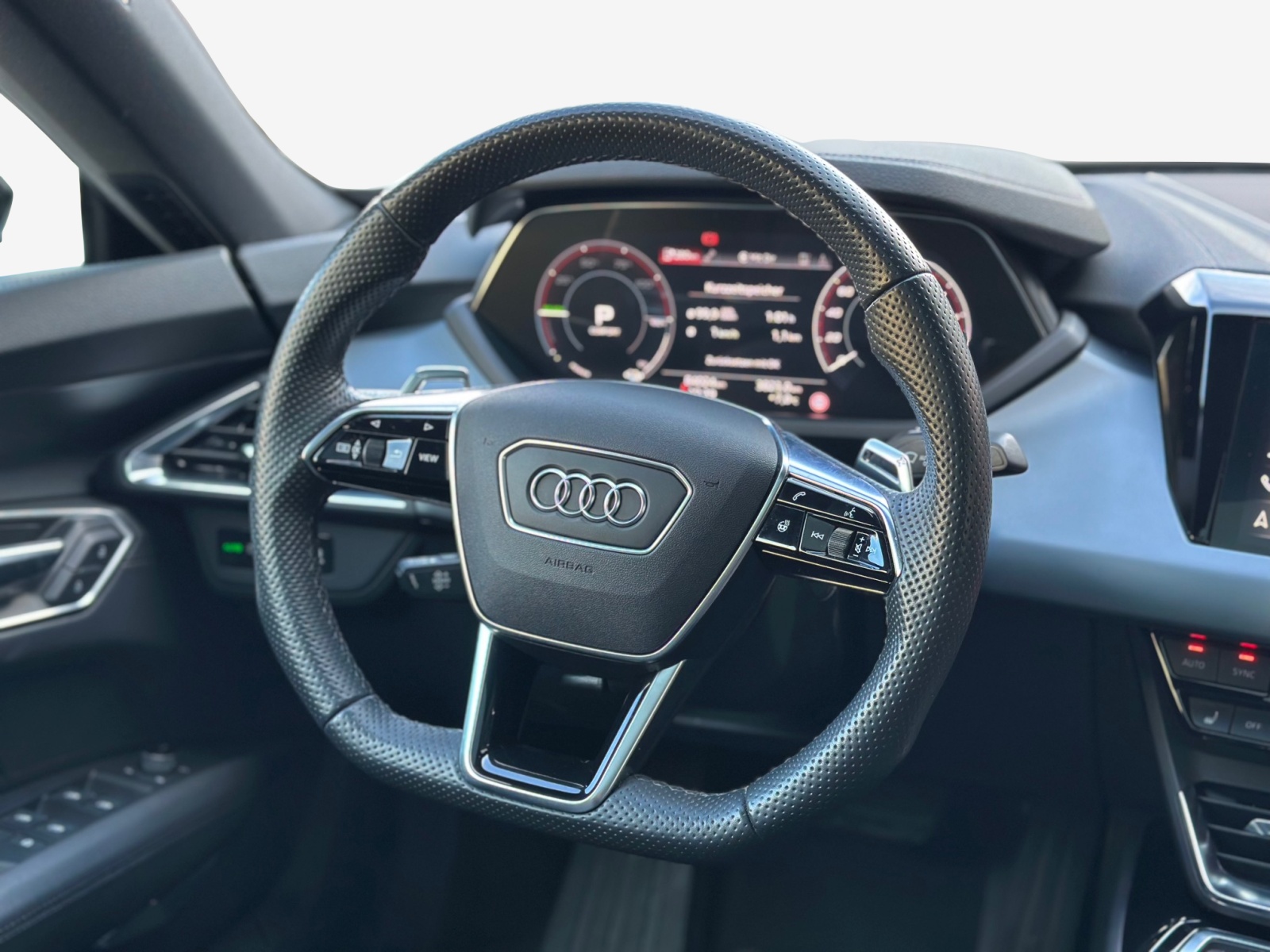 AUDI e-tron GT quattro-image-10