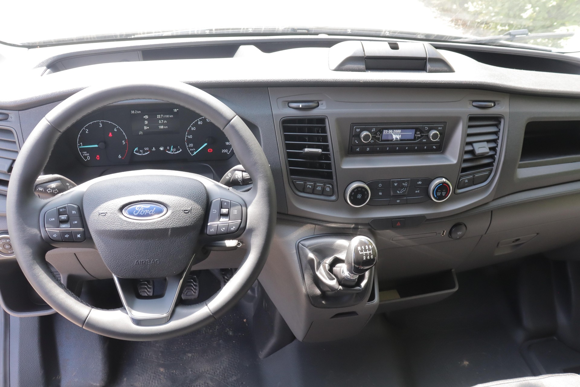 FORD Transit Van 350 L4H3 2.0 EcoBlue 130 Trend-image-5