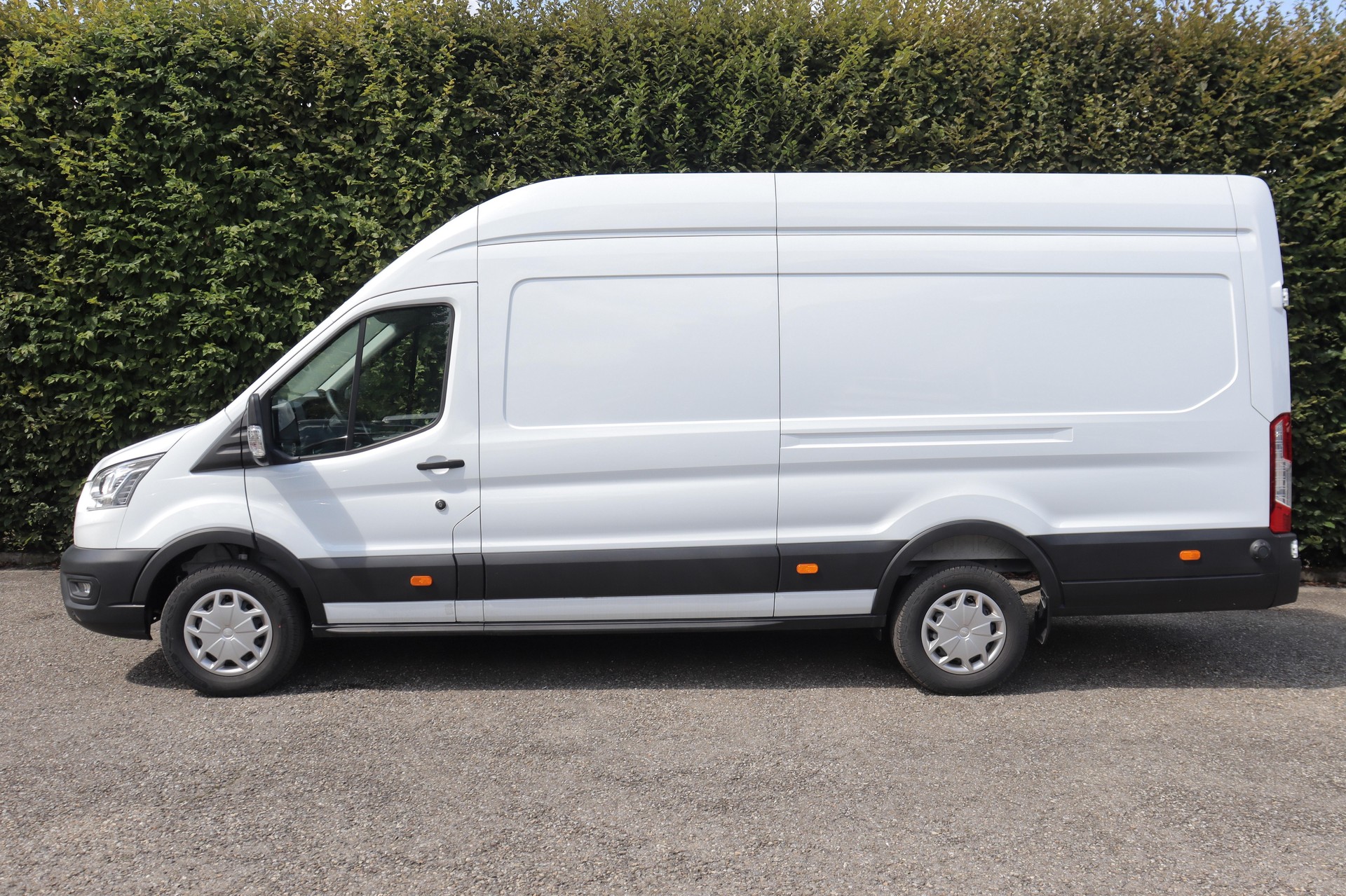 FORD Transit Van 350 L4H3 2.0 EcoBlue 130 Trend-image-1