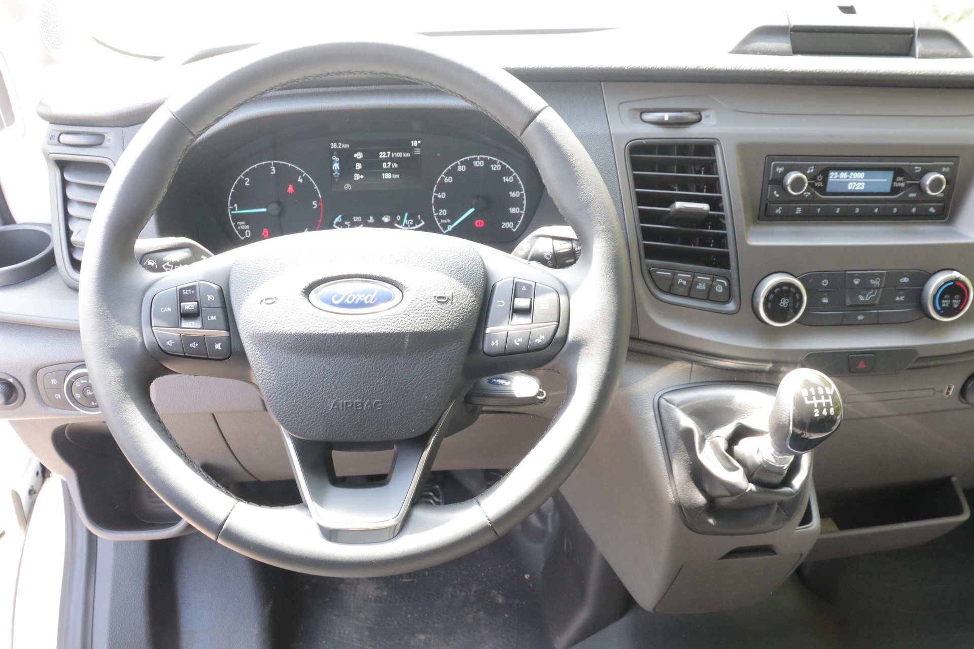 FORD Transit Van 350 L4H3 2.0 EcoBlue 130 Trend-image-2