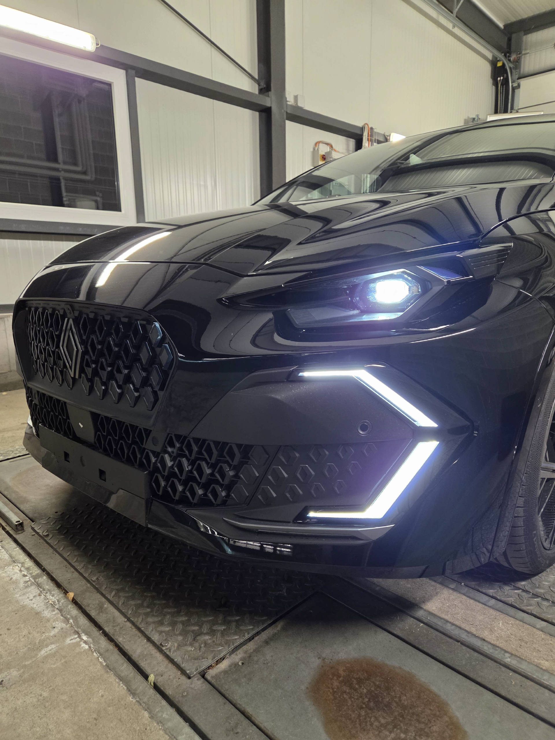 RENAULT Clio 1.8 E-Tech esprit Alpine-image-13