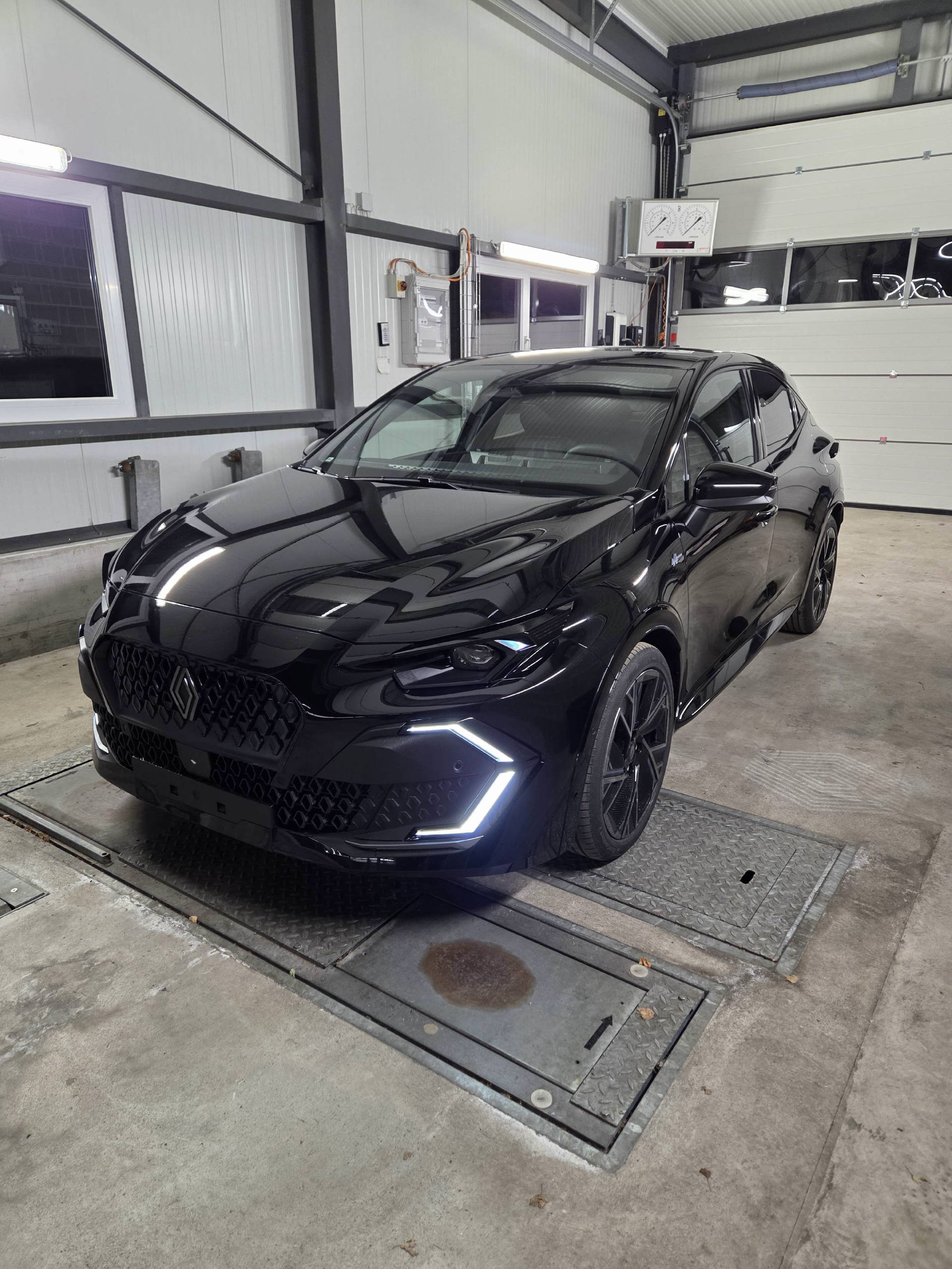 RENAULT Clio 1.8 E-Tech esprit Alpine