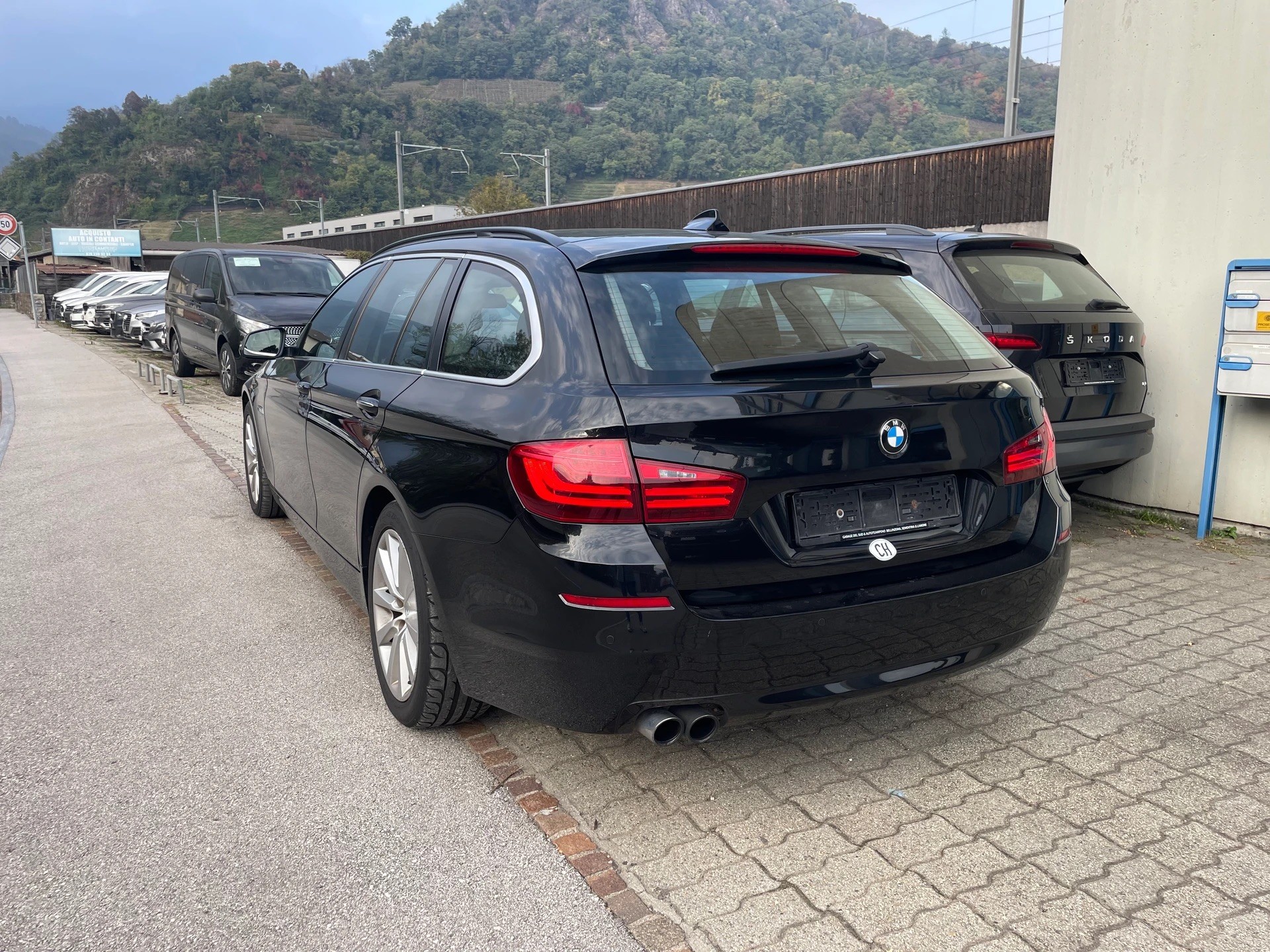 BMW 520d xDrive Touring Steptronic-image-4