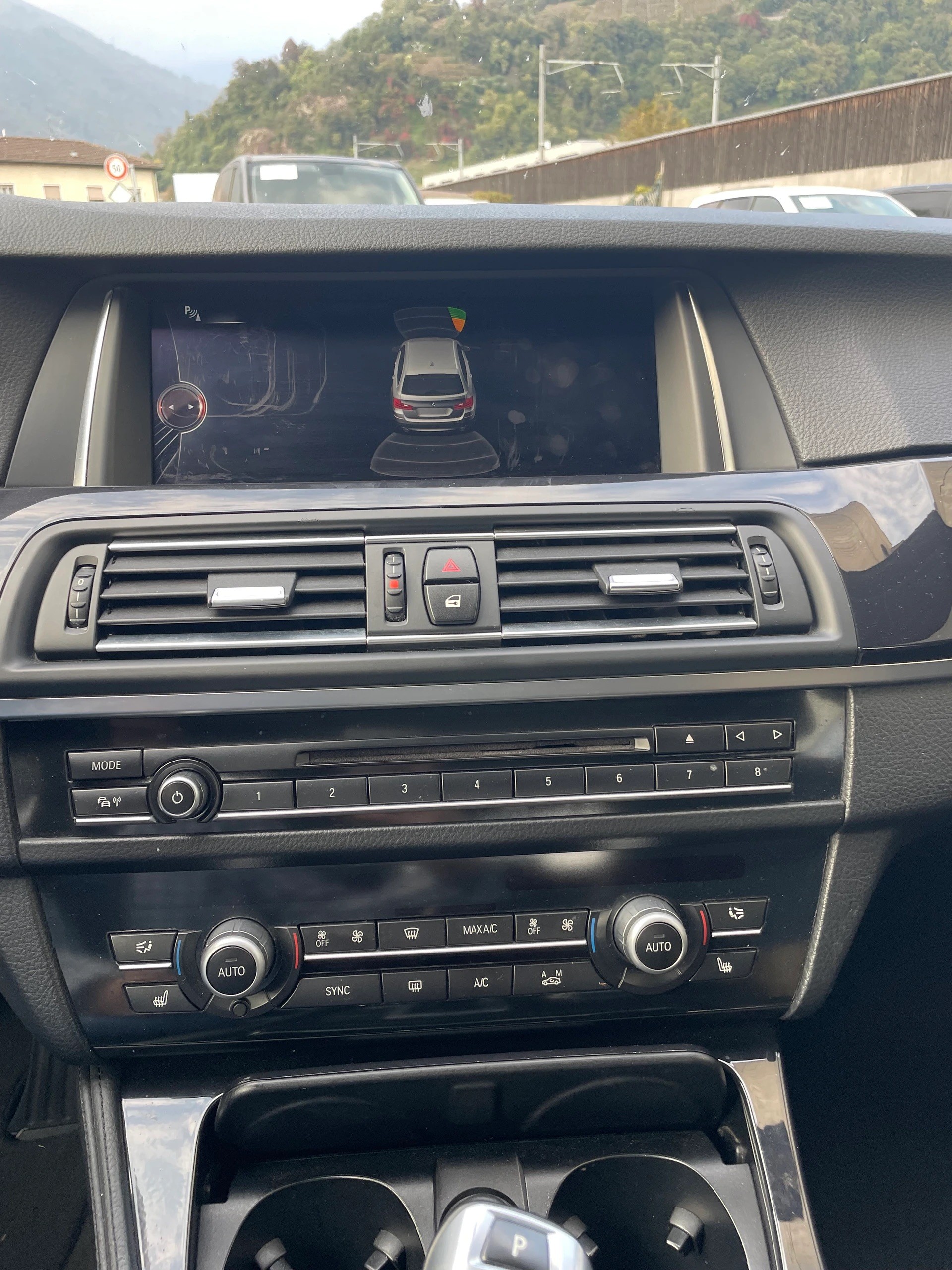 BMW 520d xDrive Touring Steptronic-image-11
