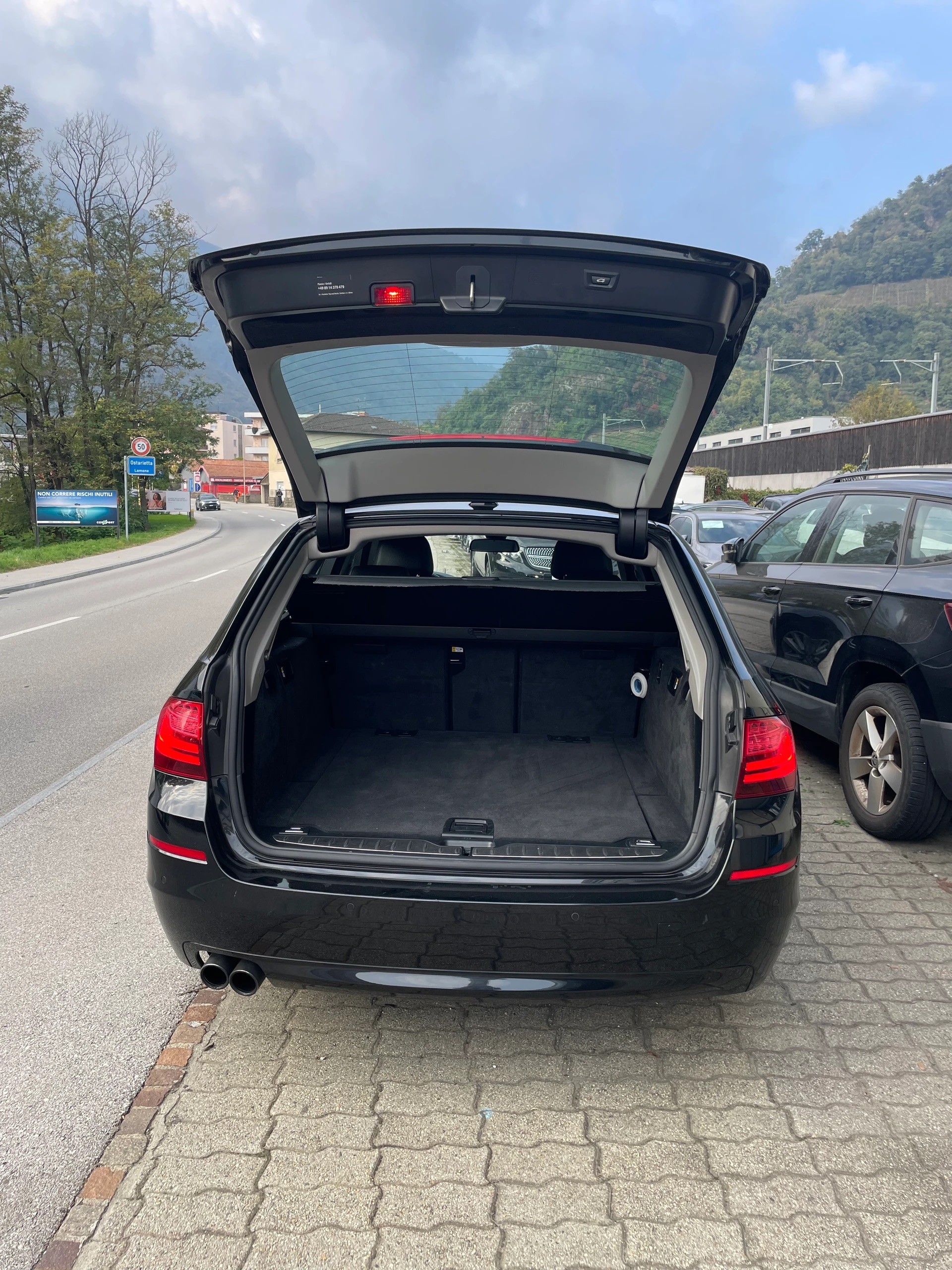 BMW 520d xDrive Touring Steptronic-image-5