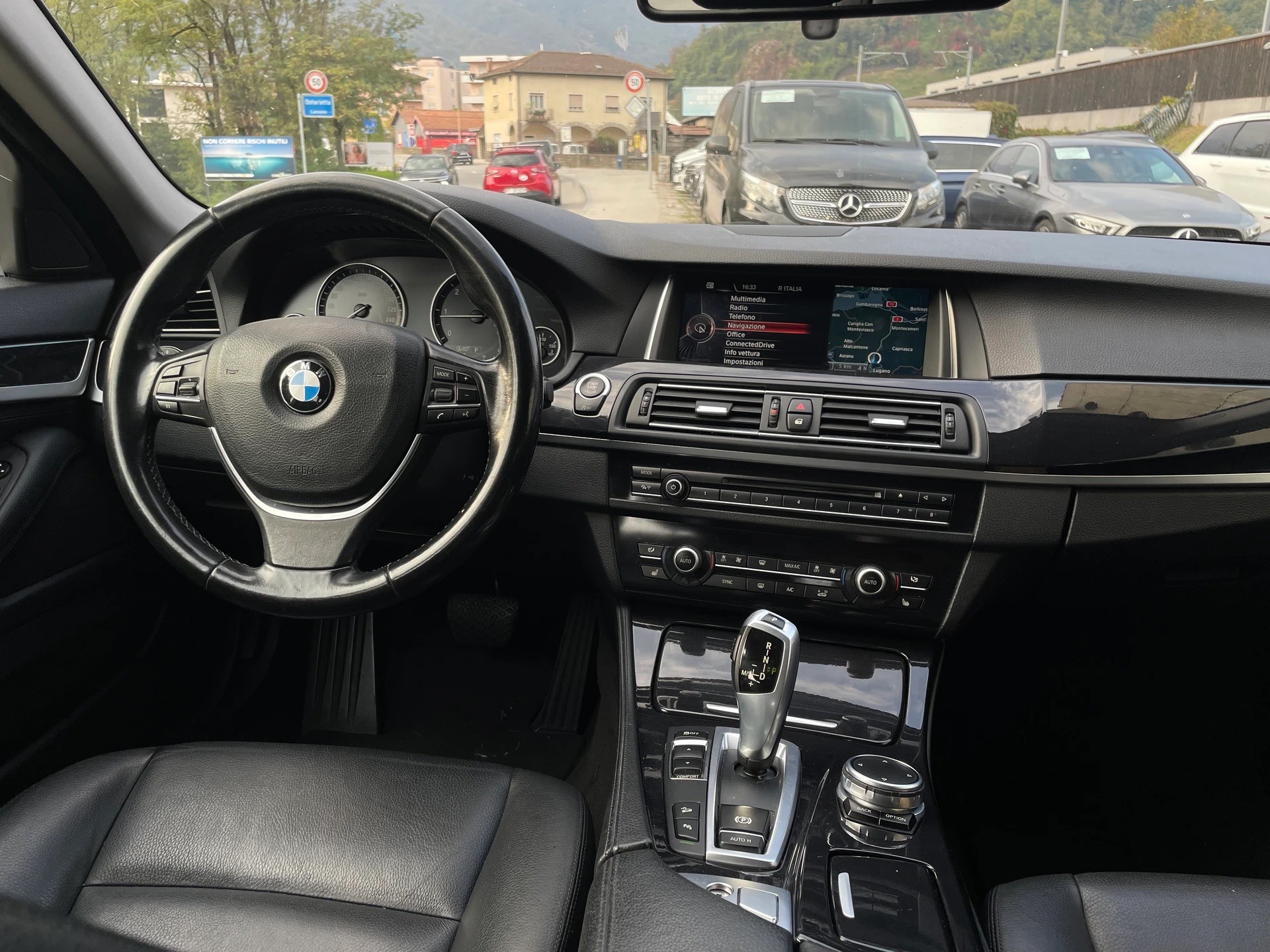 BMW 520d xDrive Touring Steptronic-image-9