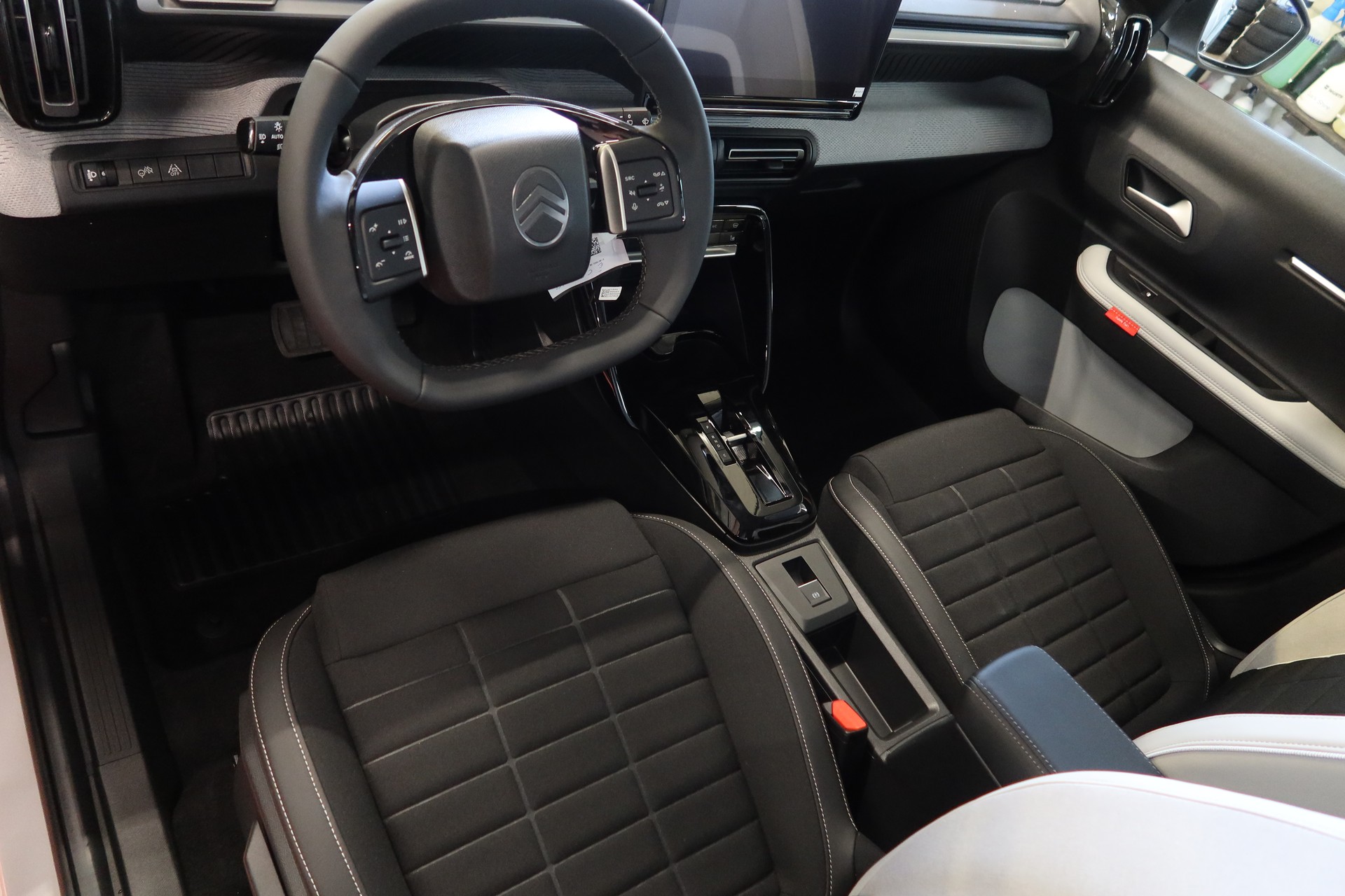 CITROEN e-C3 44kWh Plus-image-6