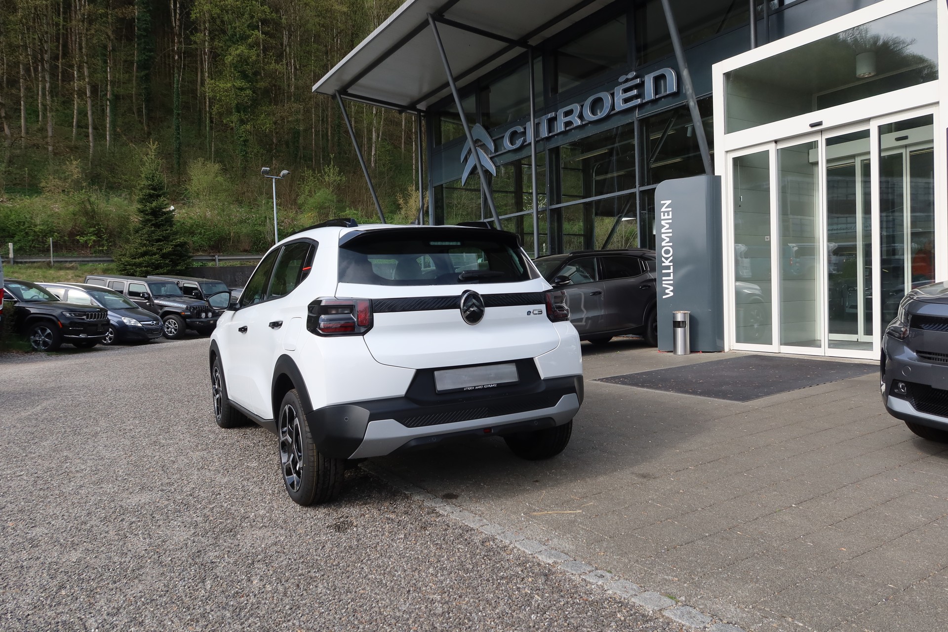CITROEN e-C3 44kWh Plus-image-4