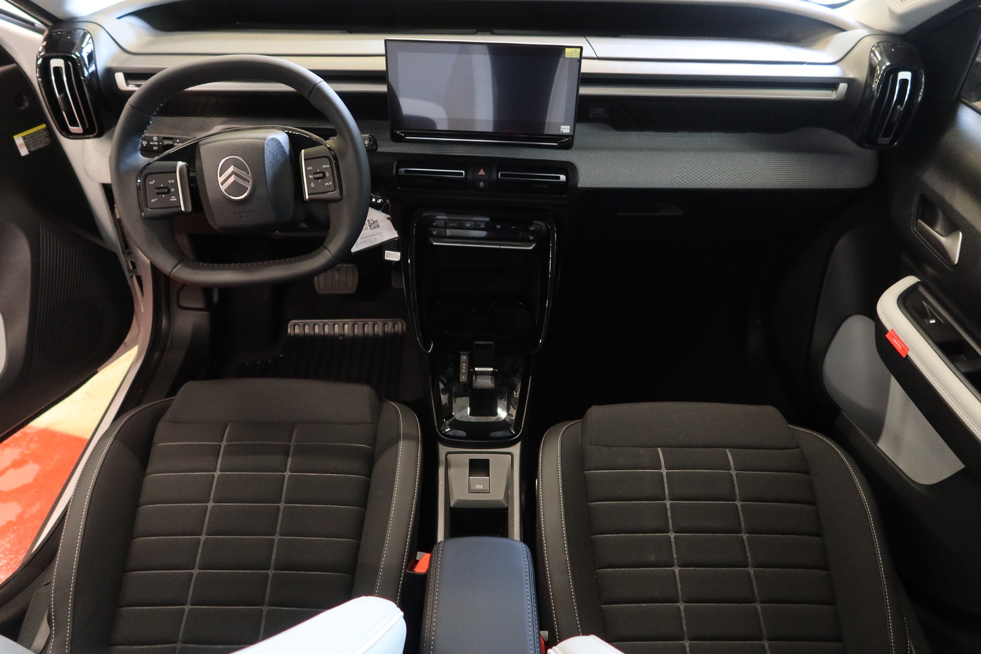 CITROEN e-C3 44kWh Plus-image-7