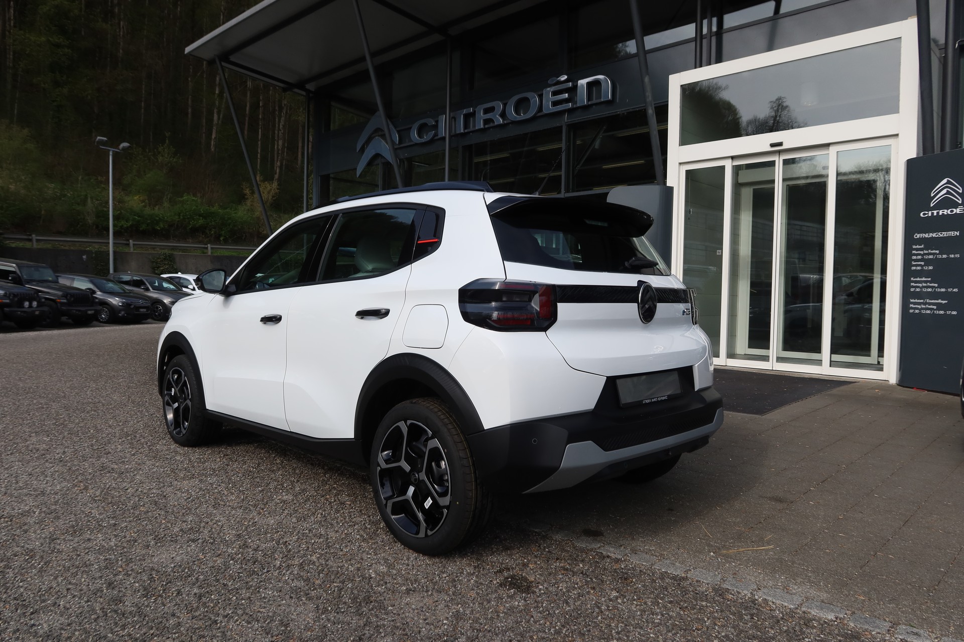 CITROEN e-C3 44kWh Plus-image-3