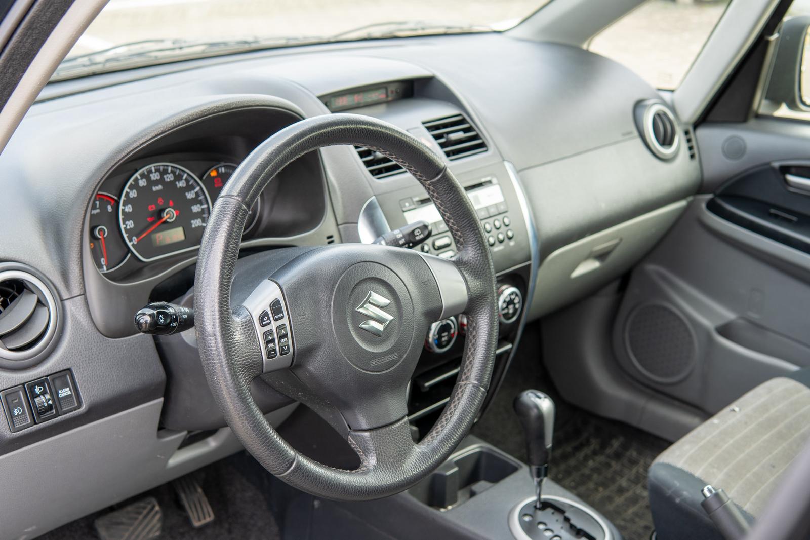 SUZUKI SX4 1.6 16V GL Top 2WD Automatic-image-6