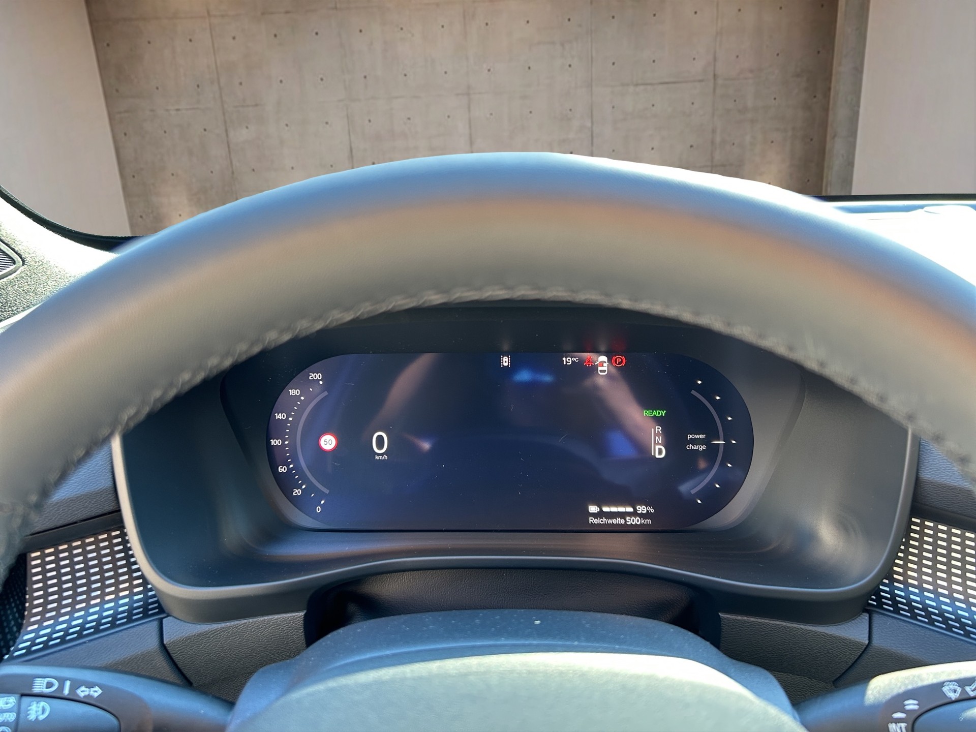 VOLVO EX40 Twin Black Edition AWD-image-16