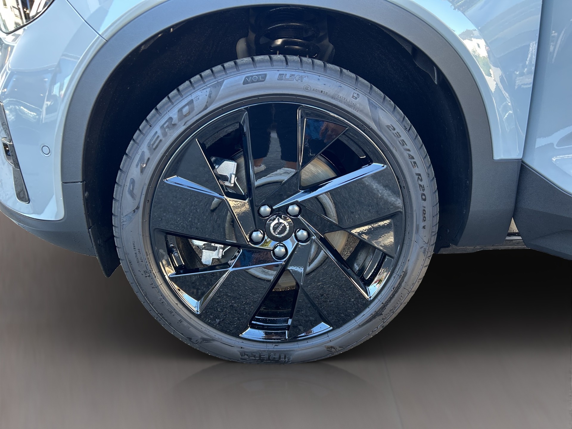VOLVO EX40 Twin Black Edition AWD-image-8