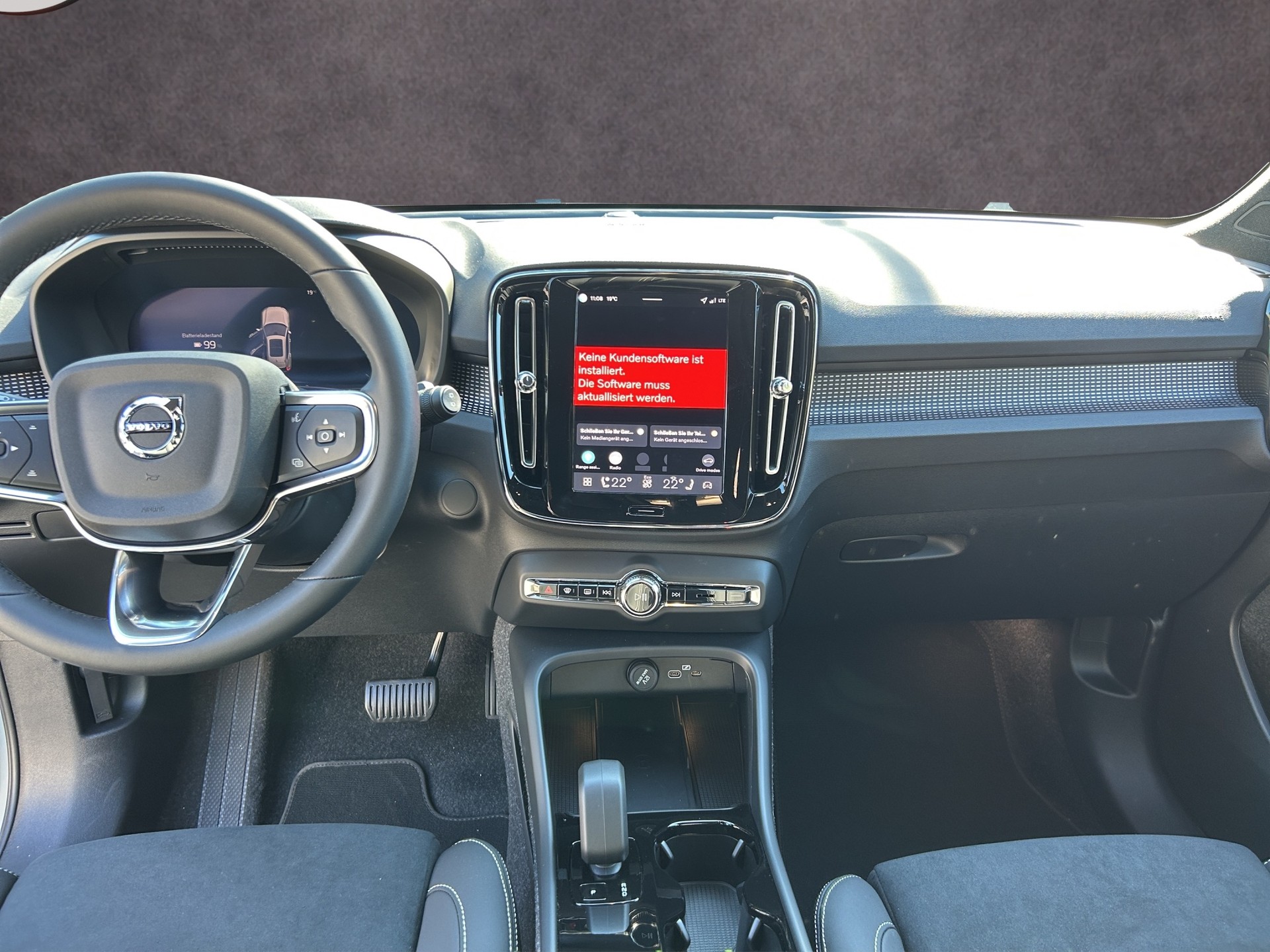 VOLVO EX40 Twin Black Edition AWD-image-9