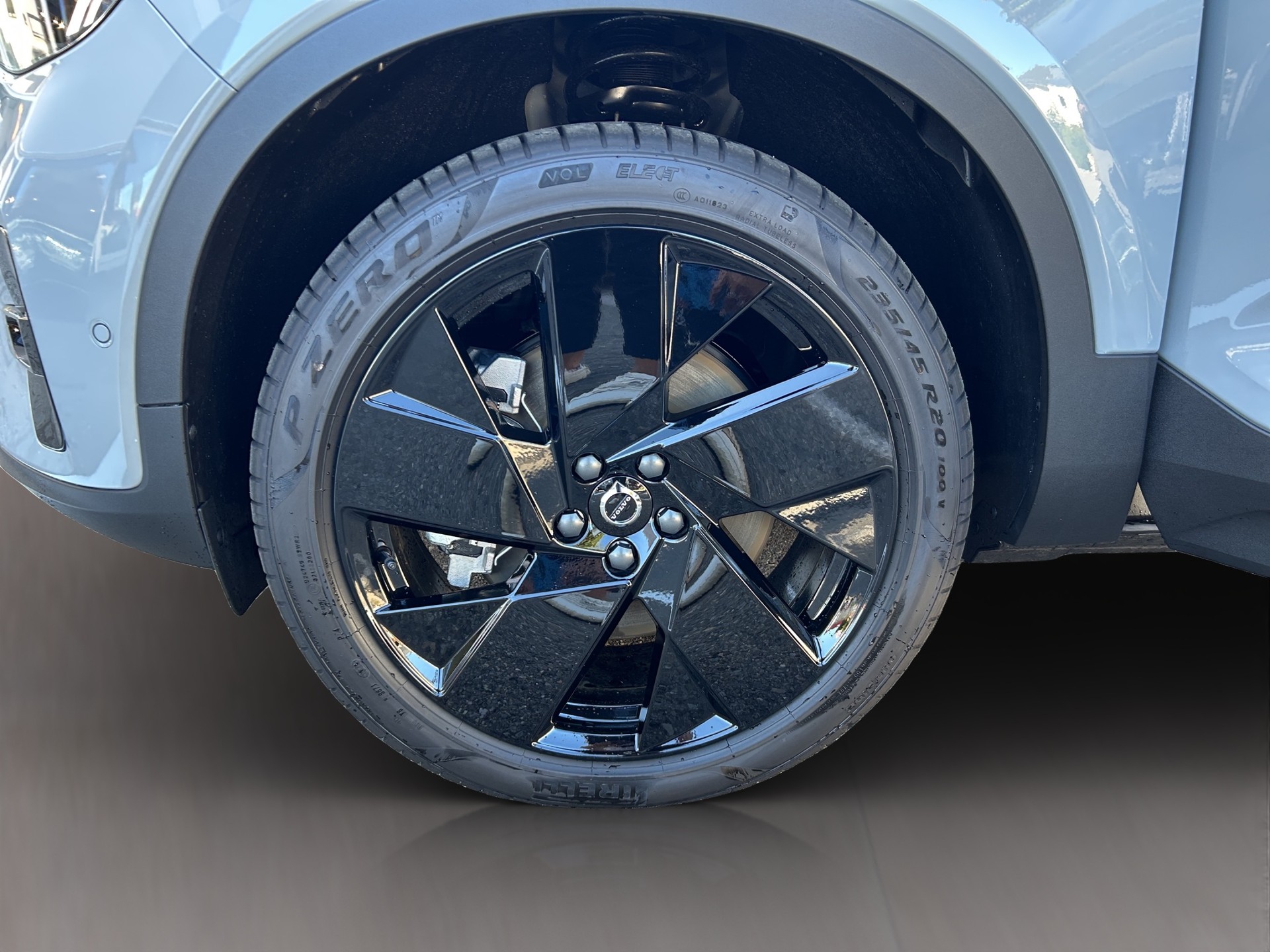 VOLVO EX40 Twin Black Edition AWD-image-16