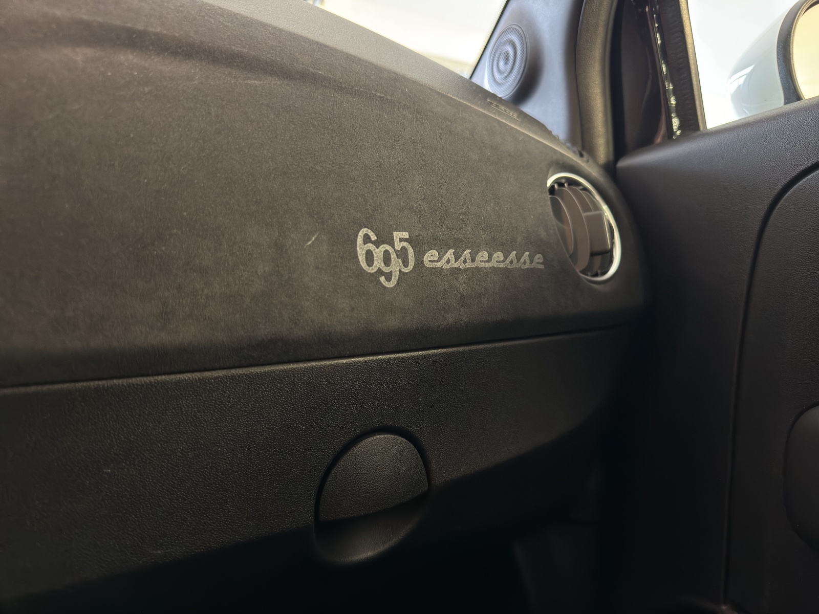 FIAT 500 Abarth 695 1.4 T-Jet Essesse Abarth-image-9