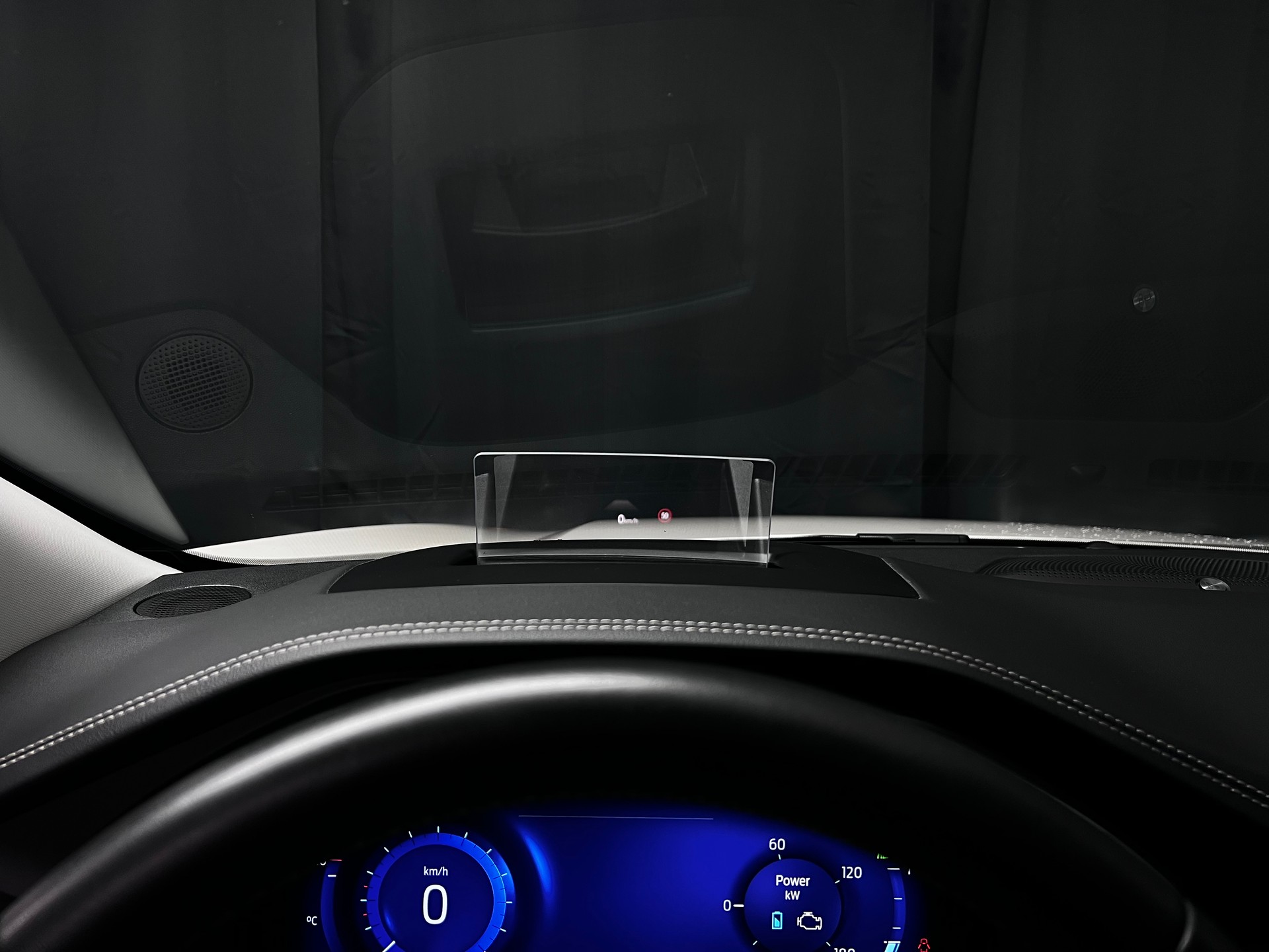 FORD Kuga 2.5 PHEV Vignale 2WD-image-12
