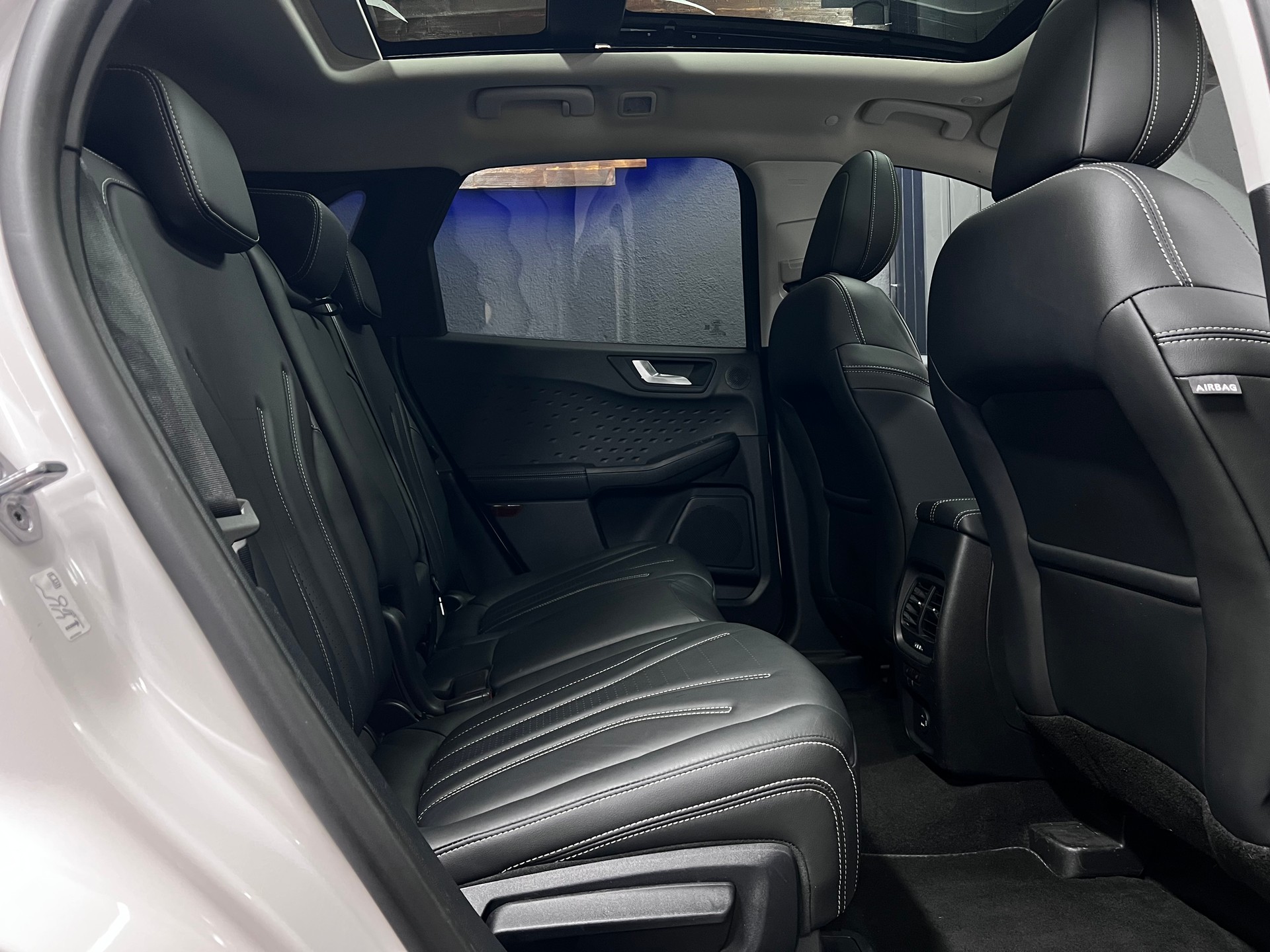 FORD Kuga 2.5 PHEV Vignale 2WD-image-15