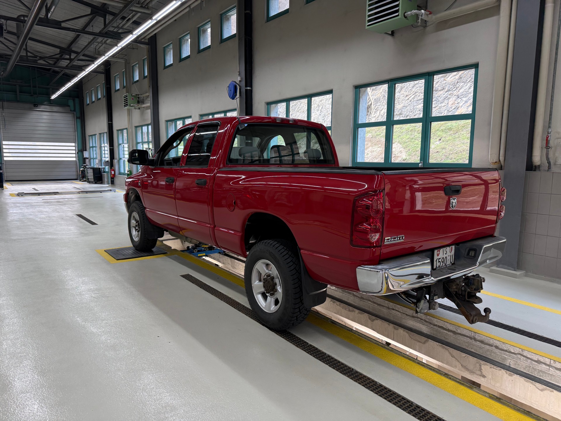 DODGE 2500 Cummins 6,7 Liter 10 tonnen AHL-image-1