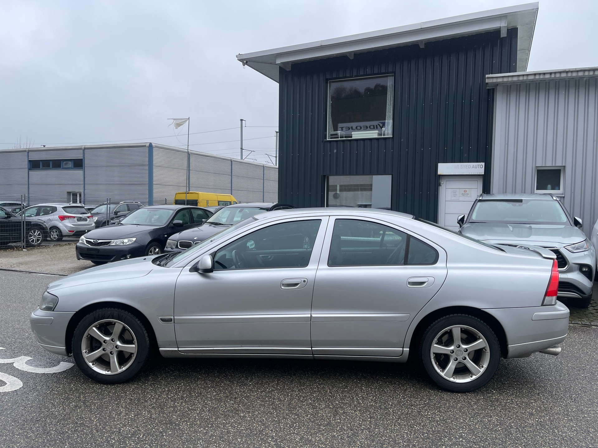 VOLVO S60 2.4T-image-7