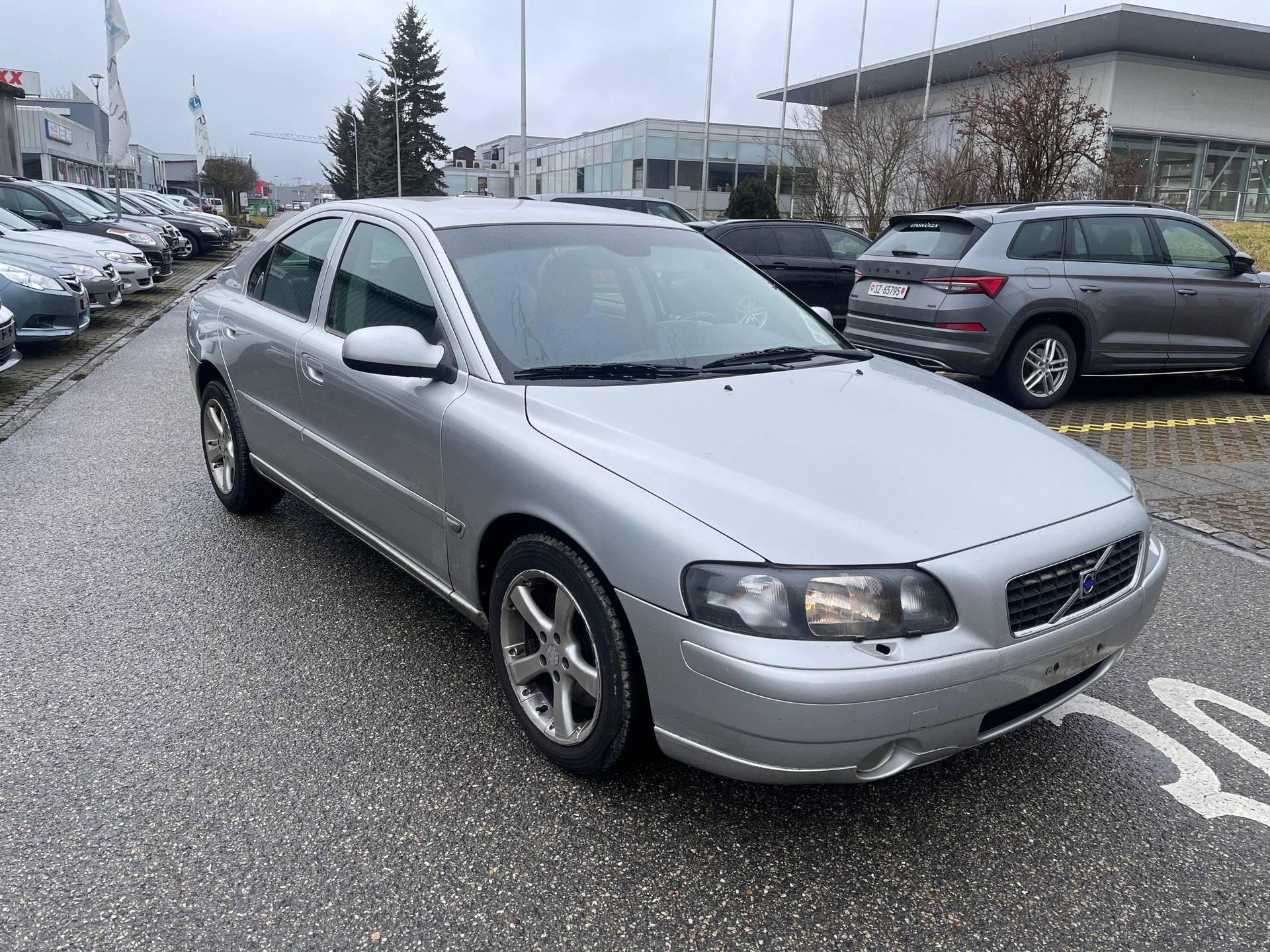 VOLVO S60 2.4T-image-1