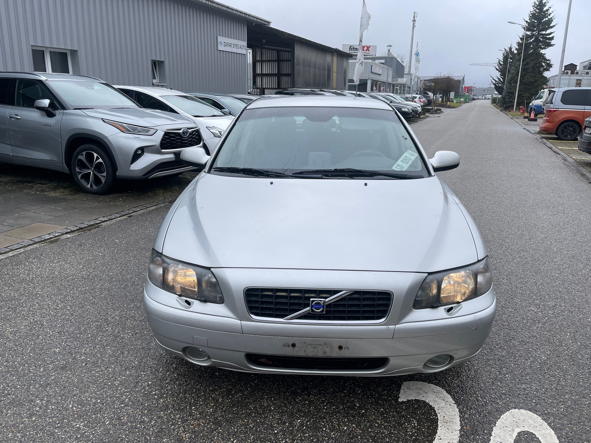 VOLVO S60 2.4T-image-2