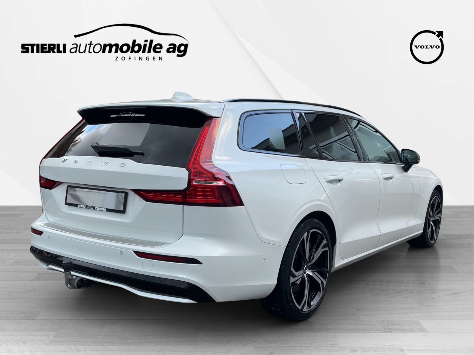 VOLVO V60 2.0 T6 TE Ultimate Dark eAWD-image-4