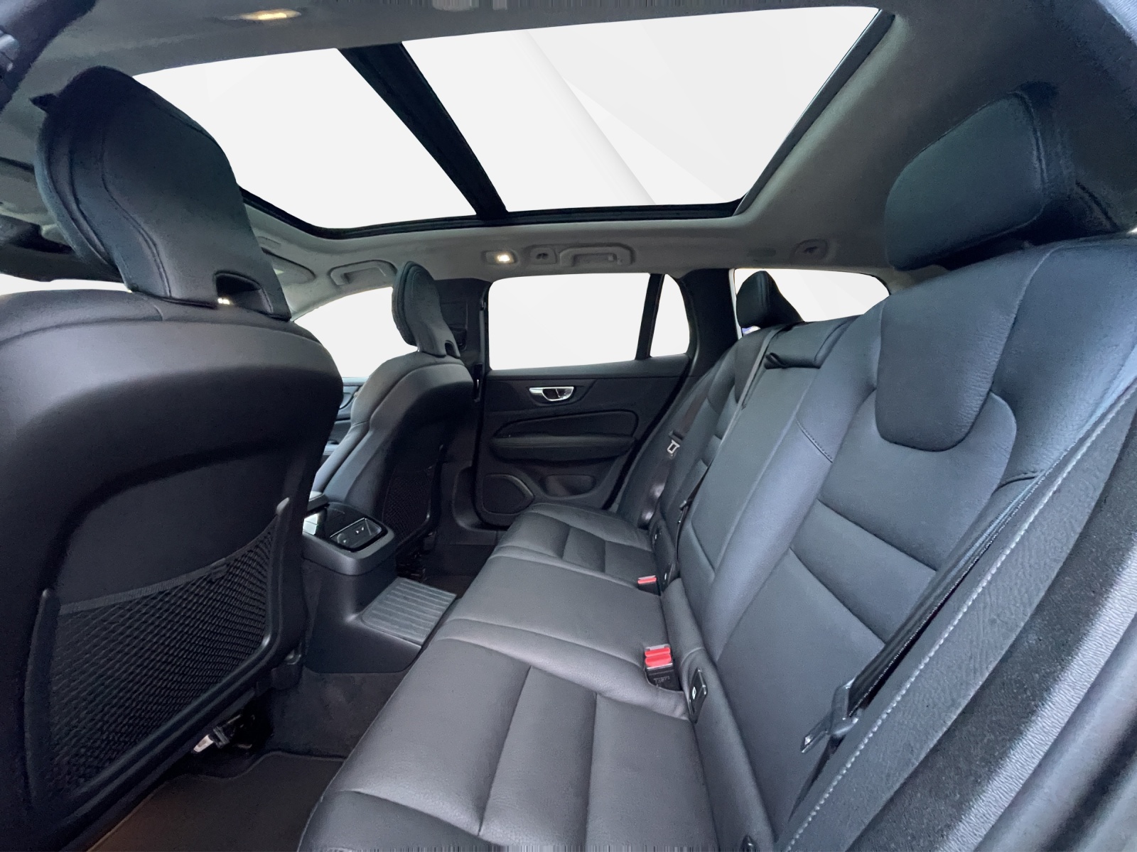 VOLVO V60 2.0 T6 TE Ultimate Dark eAWD-image-13