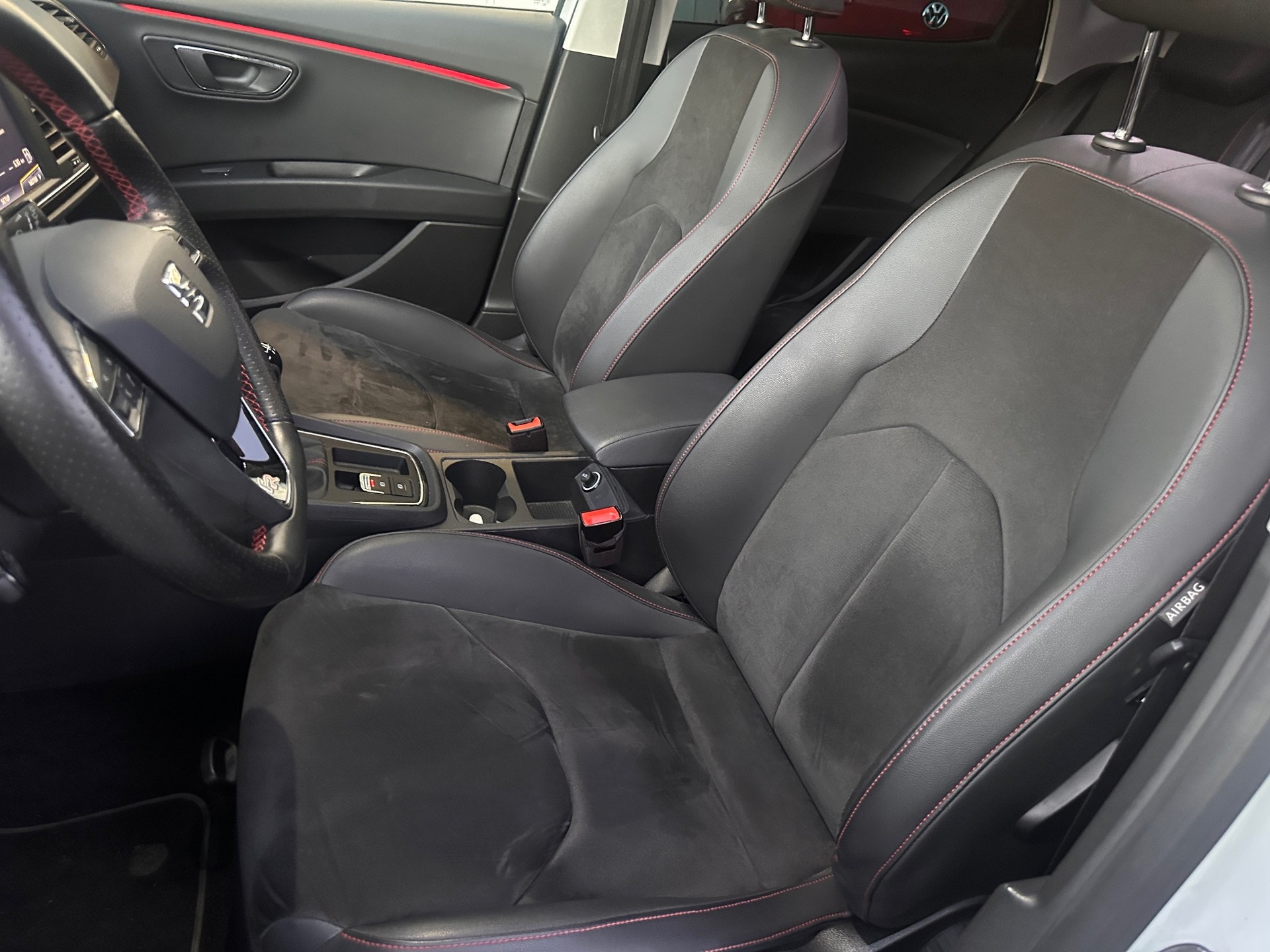 SEAT Leon 2.0 TDI CR FR **ERSTER HAND** SERVICE GEPFLEGT BEI UNS IM HAUSE**FRISCH AB MFK**-image-8