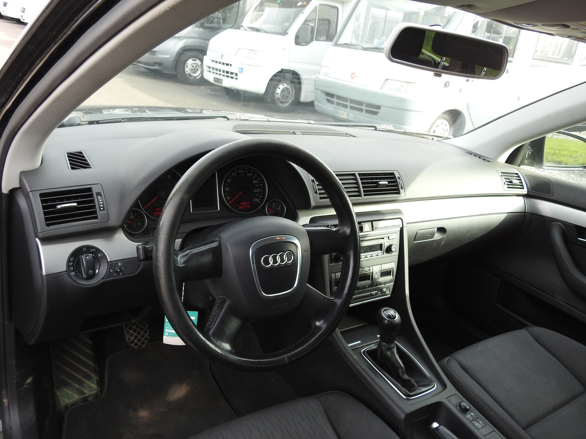AUDI A4 Avant 1.8 Turbo quattro-image-10