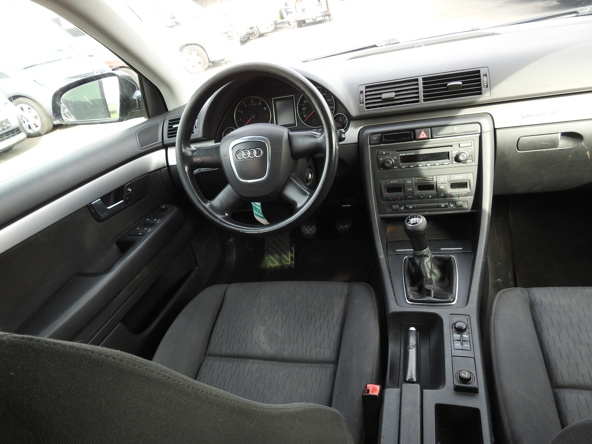 AUDI A4 Avant 1.8 Turbo quattro-image-16
