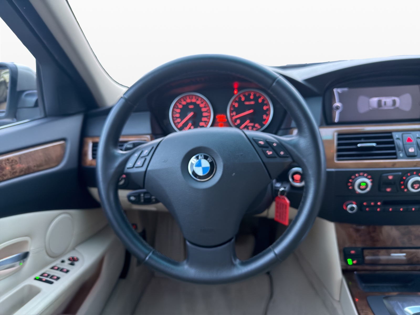 BMW 530xi Steptronic-image-10