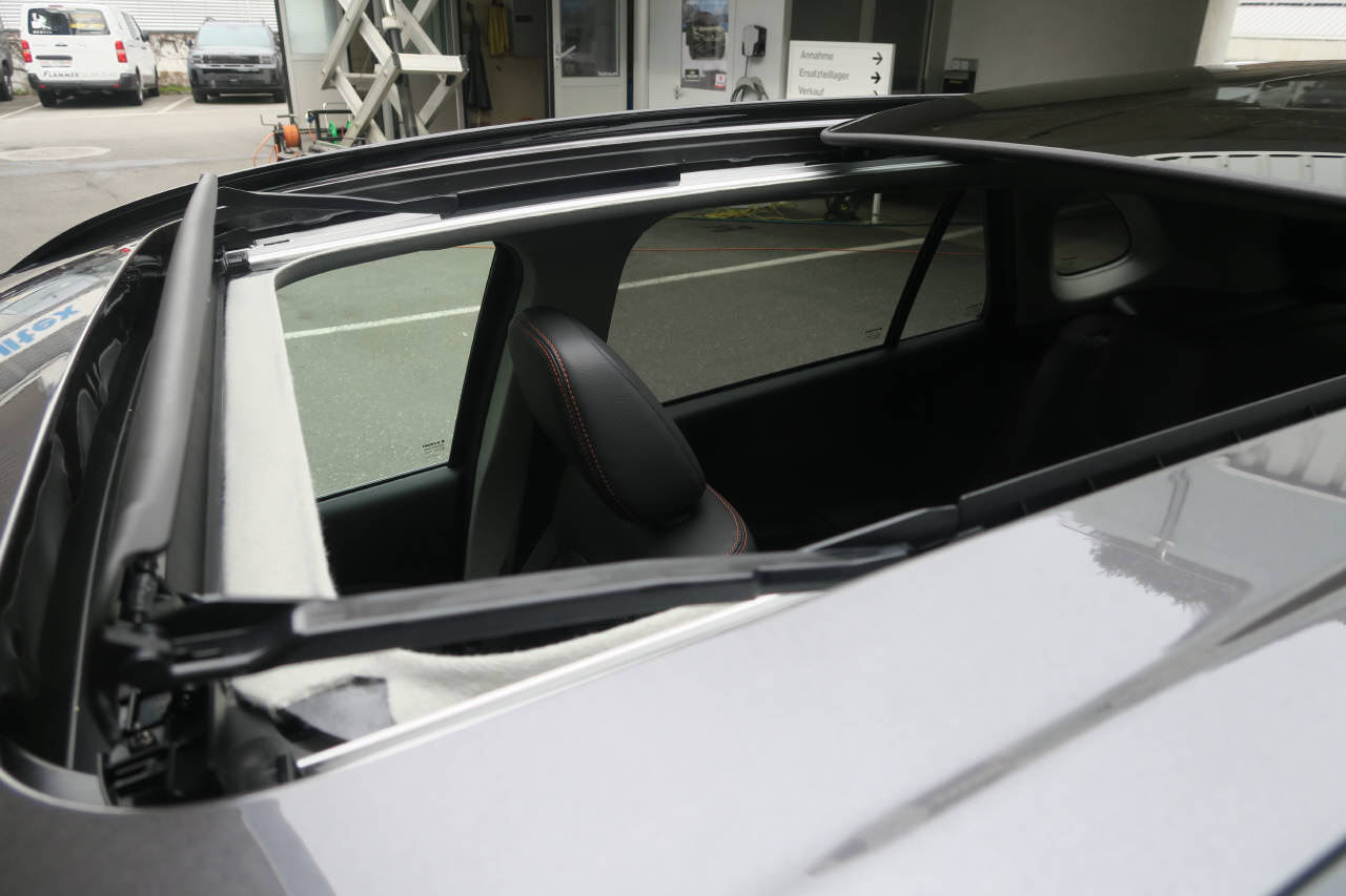 SUZUKI S-Cross 1.4 T Black Edition Top Hybrid 4x4-image-13